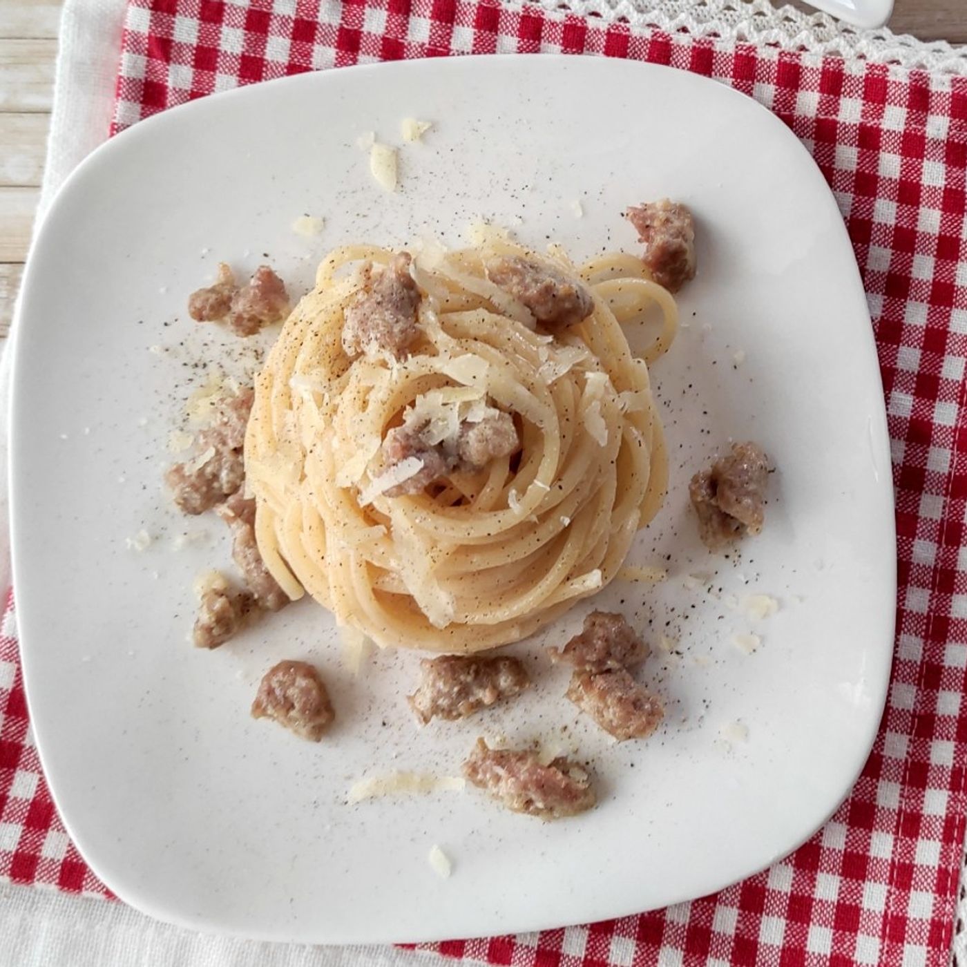 Pasta con salsiccia senza panna episode artwork