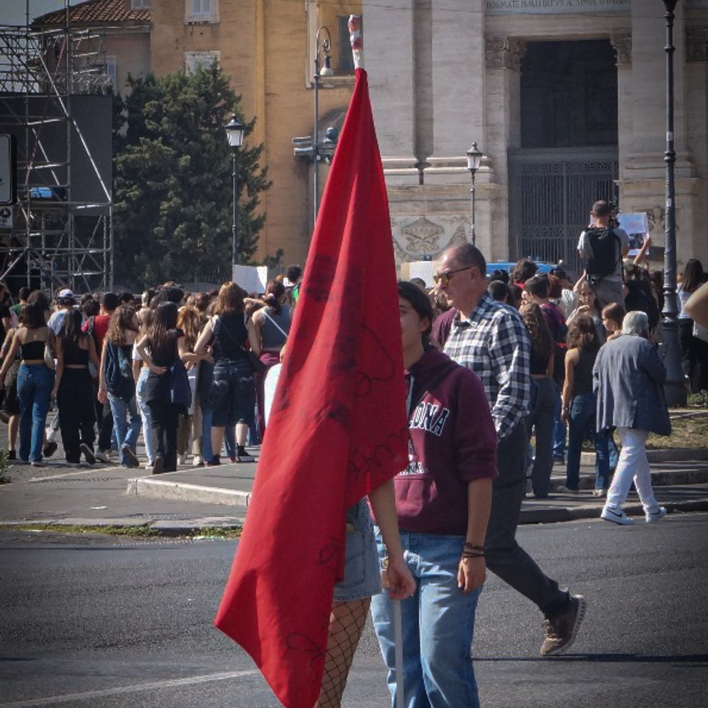 #628 A scuola sì ma guai a far politica e altre storie di Roma episode artwork