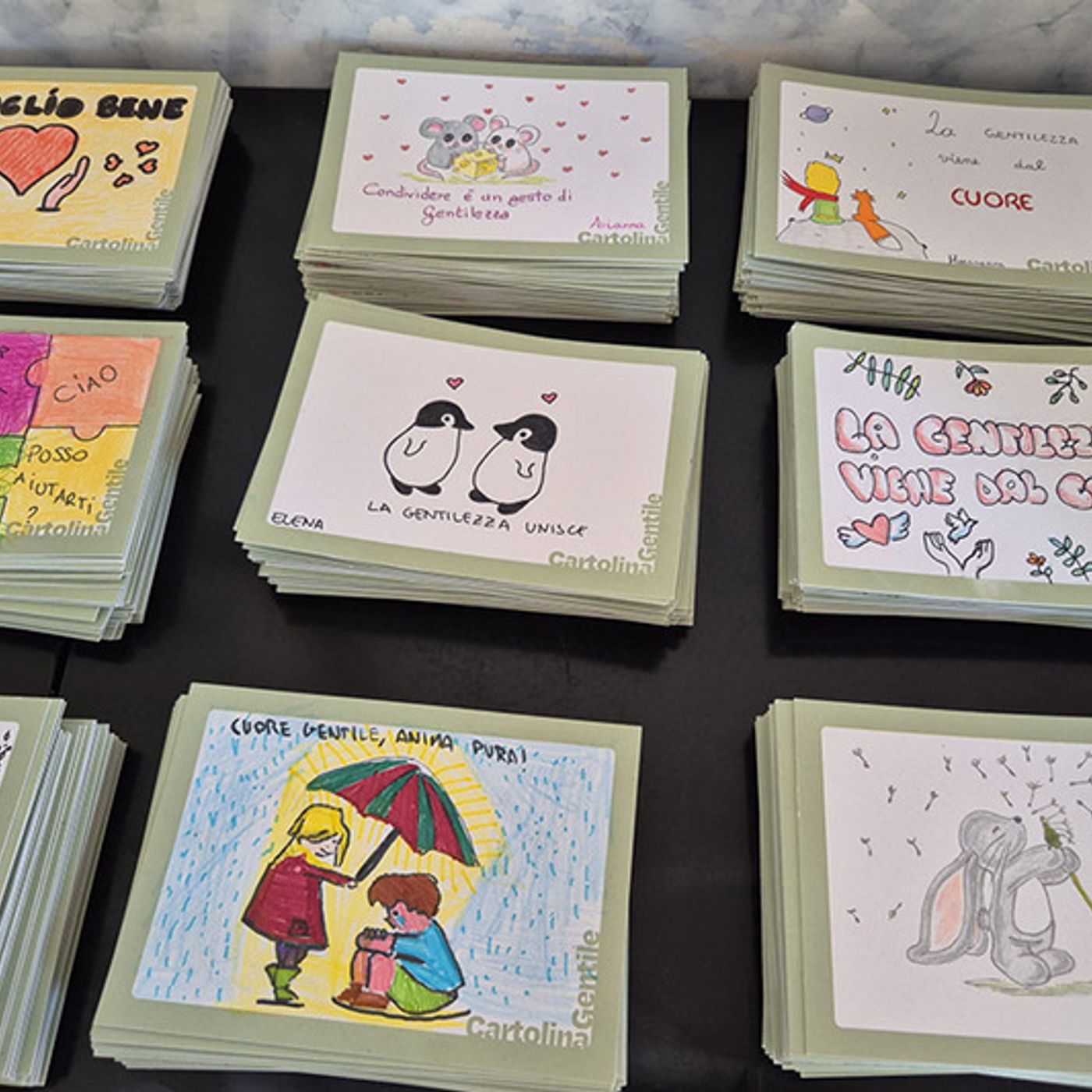 Lo shopping gentile di Asiago: nei negozi le cartoline con i disegni dei bambini episode artwork