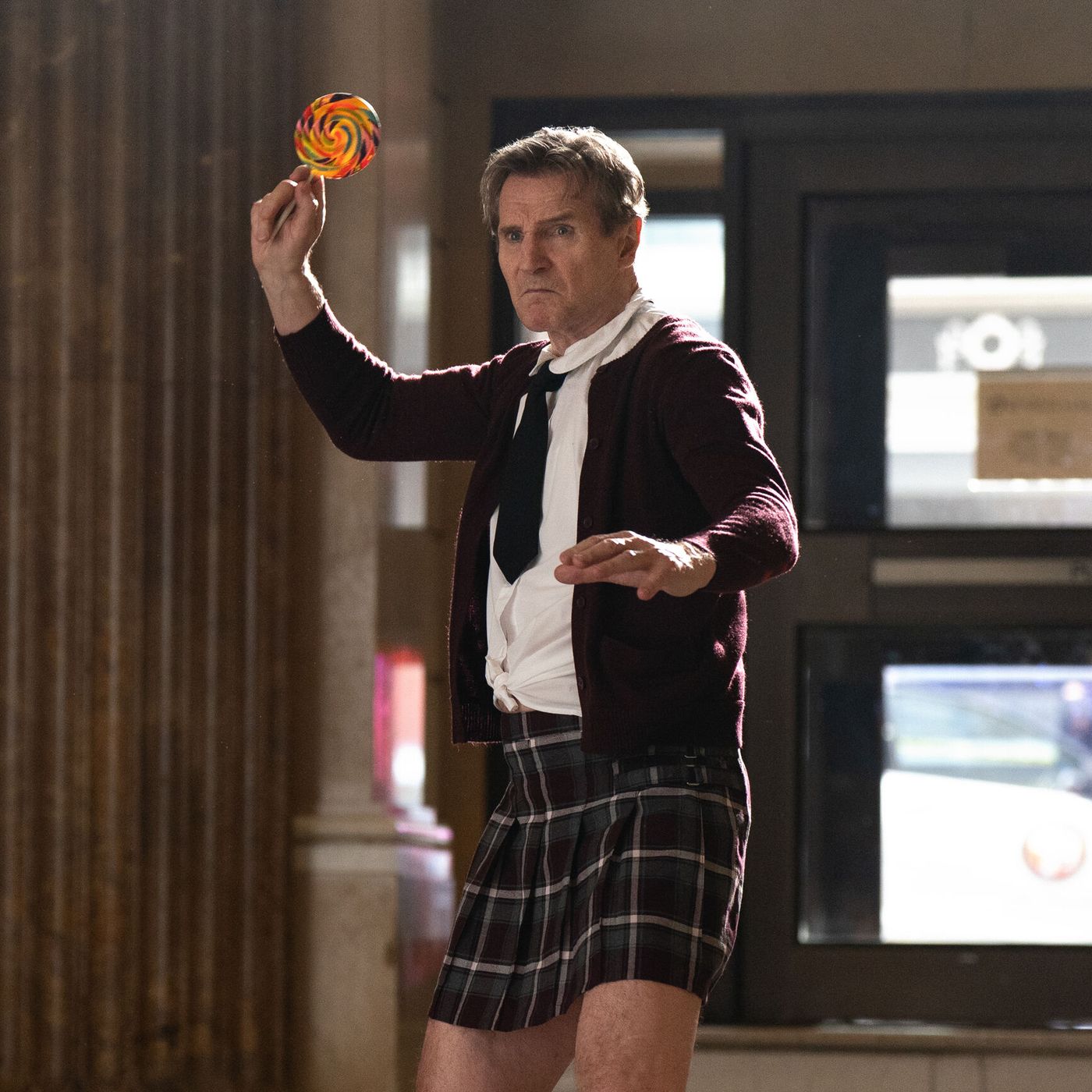 Es Cine: La tronchante 'Agárralo como puedas', Noticias Flash, Vinuteca y el debut de Eduard Fernández