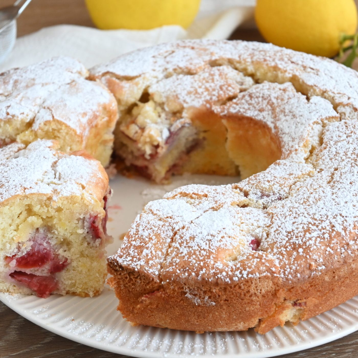 Ciambellone Fragole e Yogurt