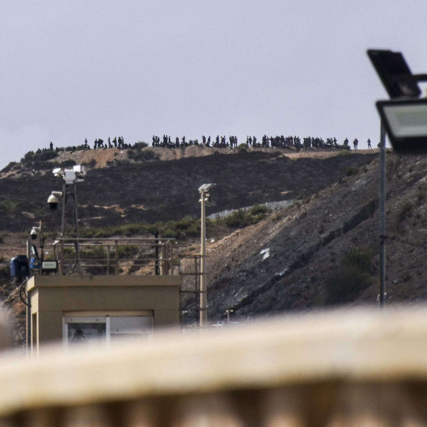 El escándalo de los inmigrantes con orden de expulsión: "Ni con 110 antecedentes..."