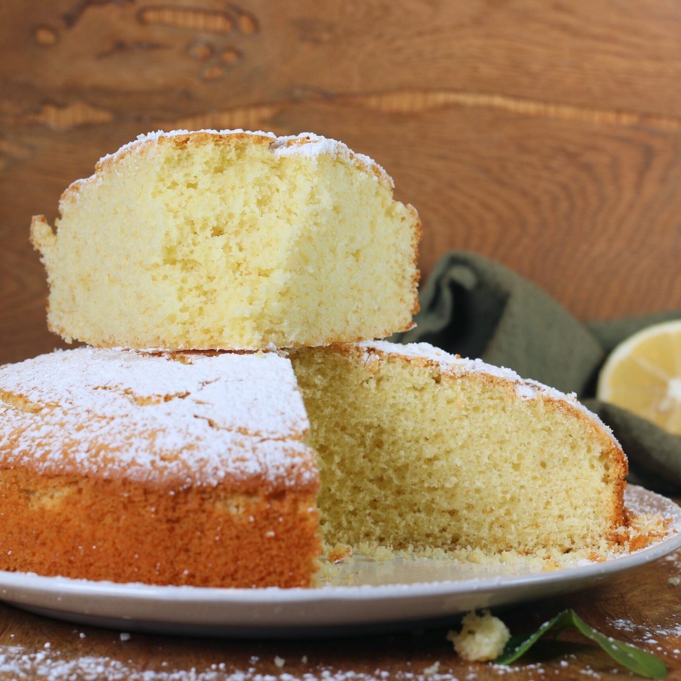 Torta soffice al limone: la ricetta leggera e profumata episode artwork