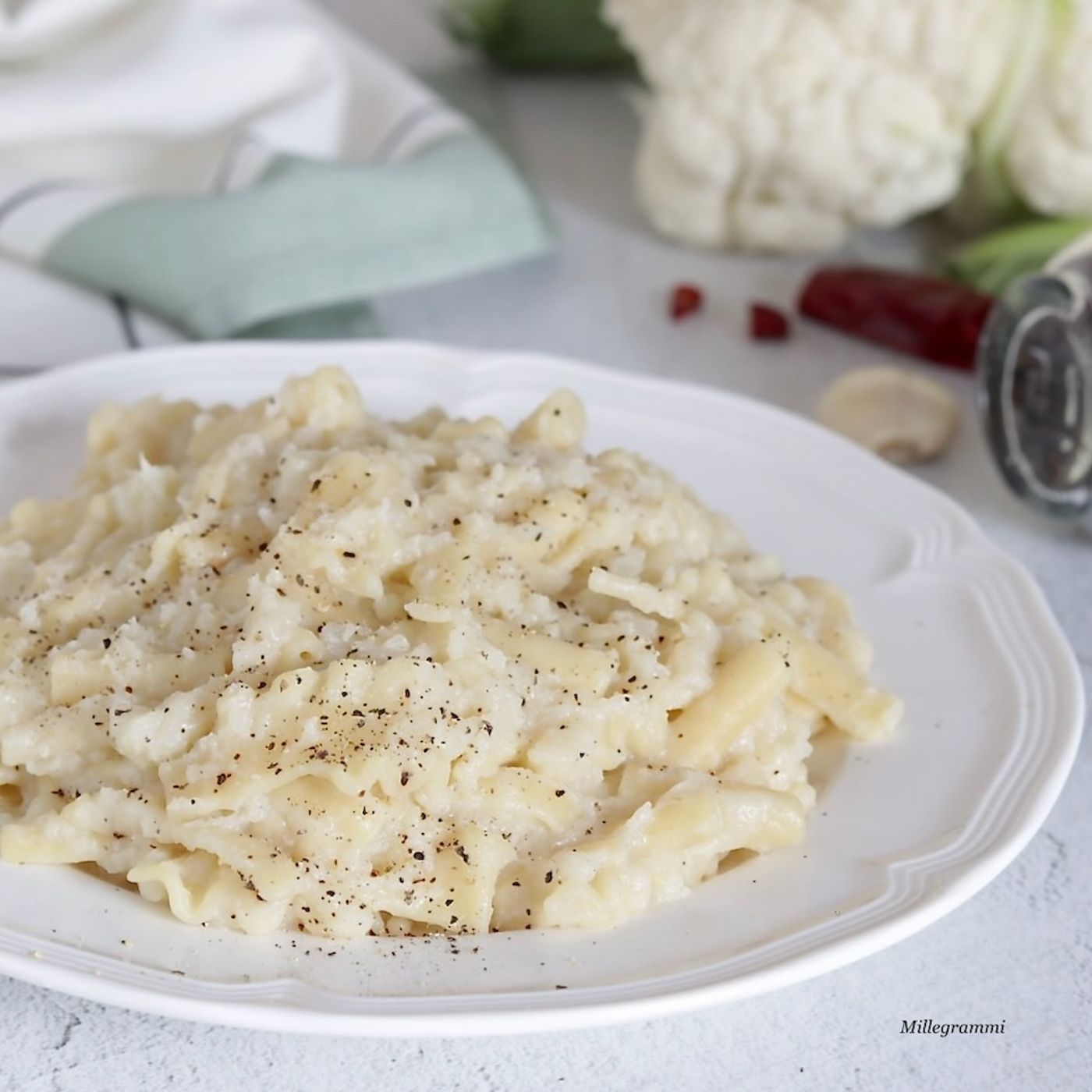 Pasta e cavolfiore in bianco, ricetta napoletana cremosissima e veloce episode artwork