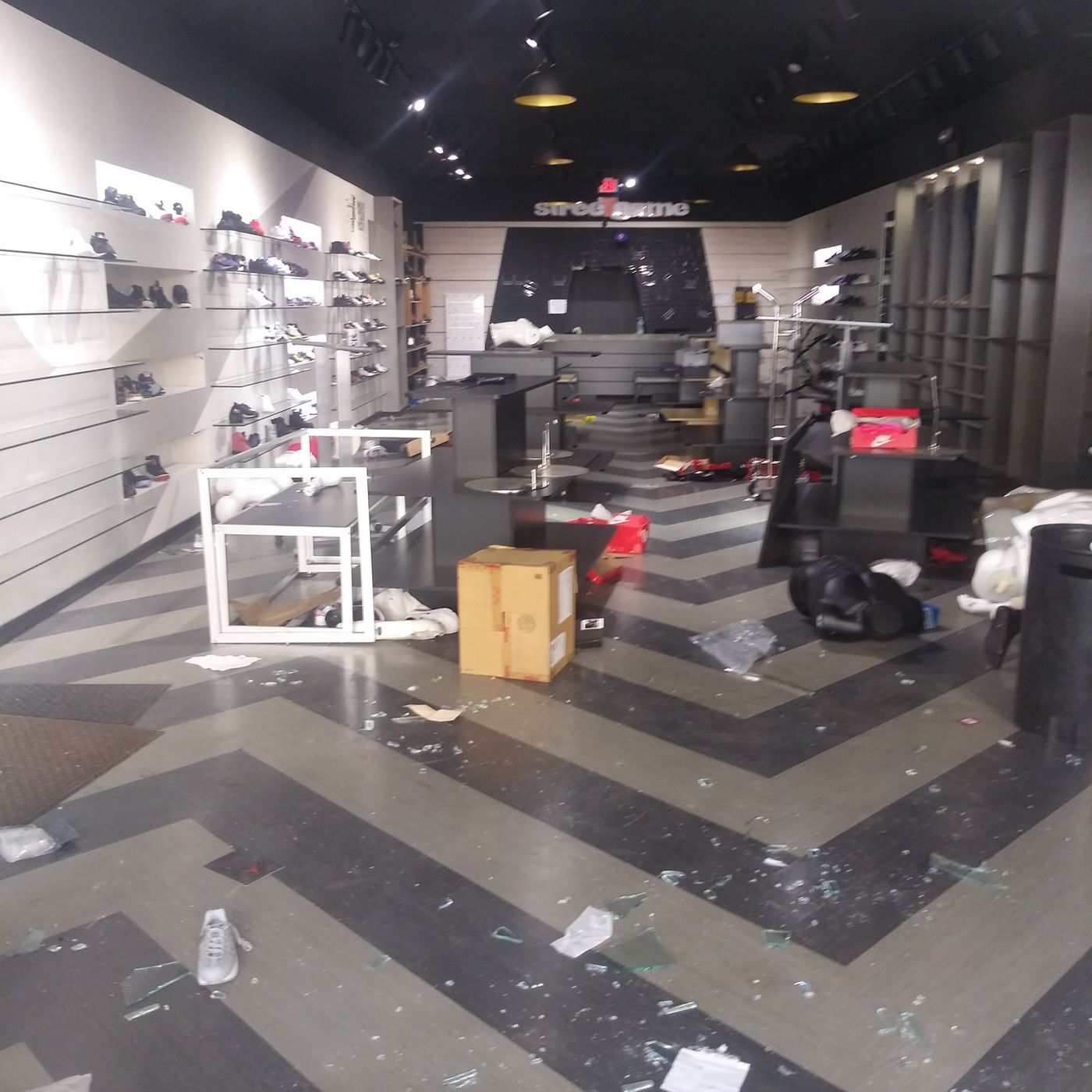 BLACK FOLKS LOOTING & DESTROYING BUSINESSES: WHO DID THEY MVRDER?? episode artwork