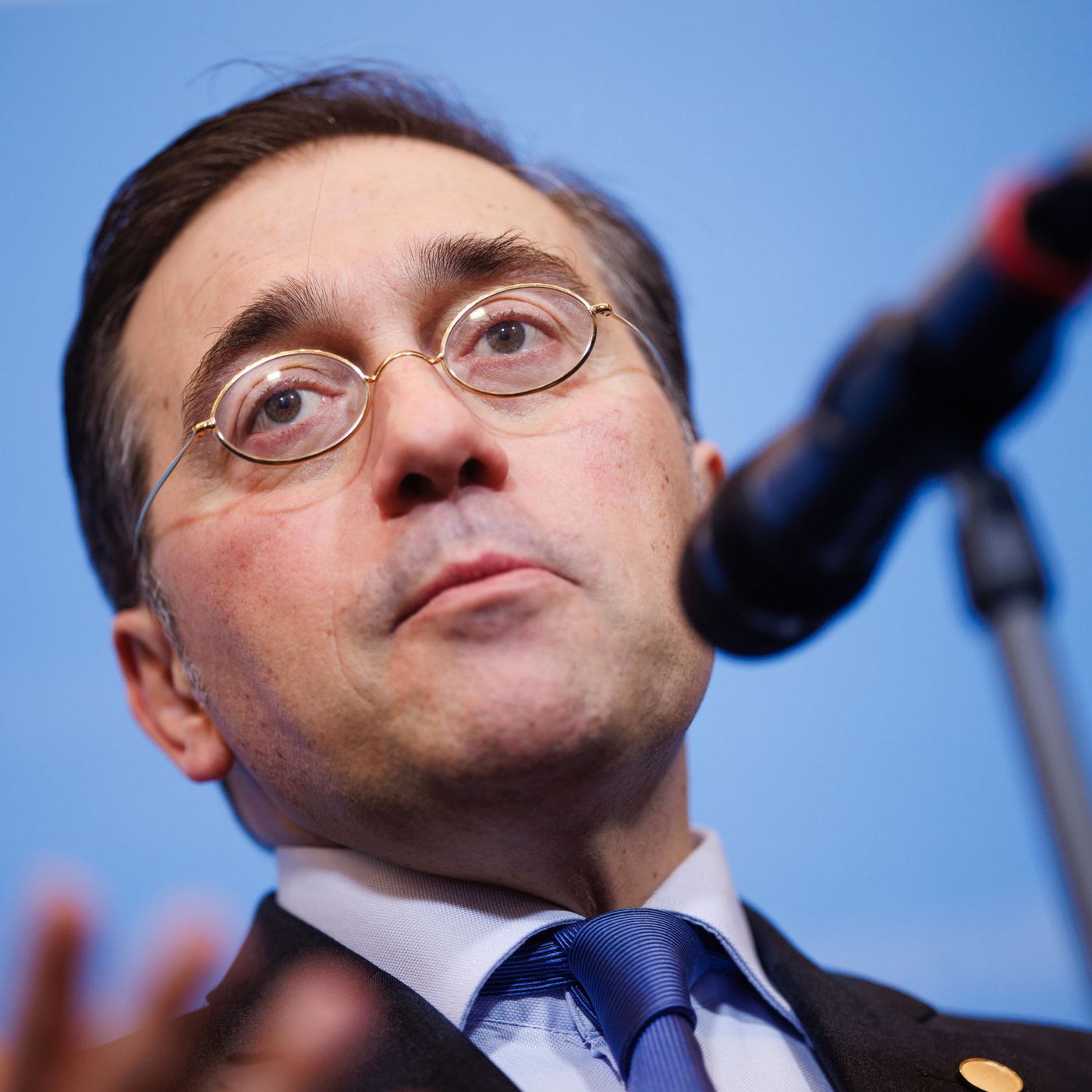 La República de los Tonnntos: Albares, "el botones Sacarino" que revoluciona a los diplomáticos