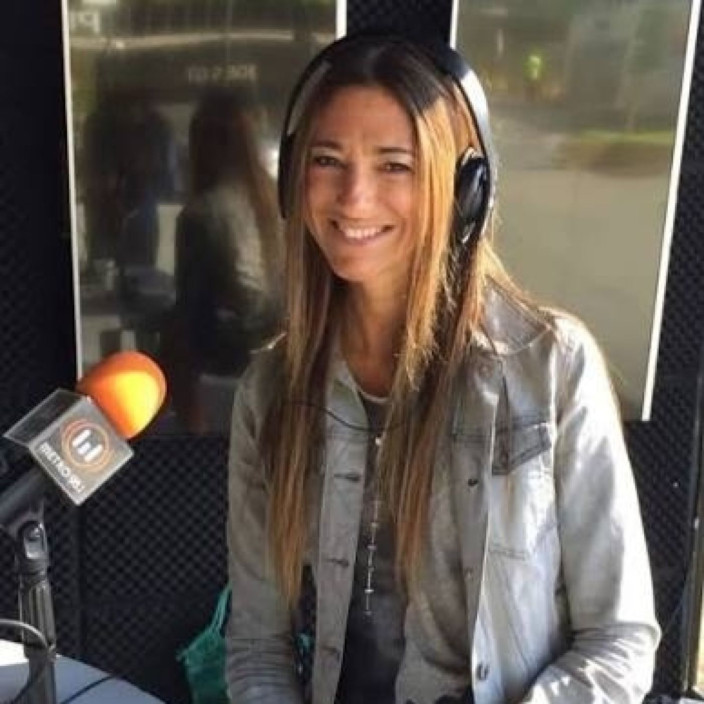 Luli Bonomo @lulibonomo (Periodista en EEUU) Hora 15 @Hora15ECO episode artwork