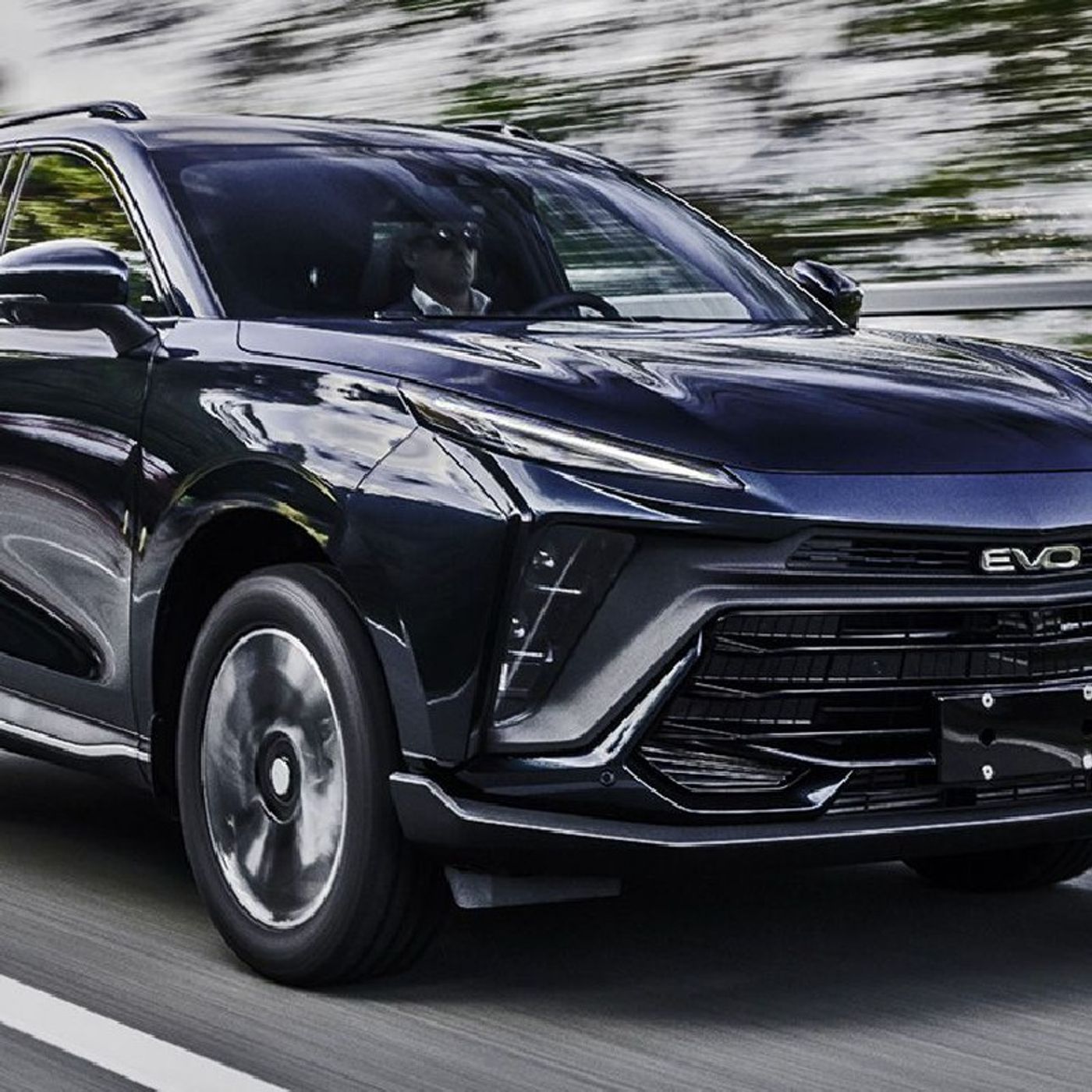 A la sobrepoblación de SUV de 4,5 metros, llega el EVO6 episode artwork