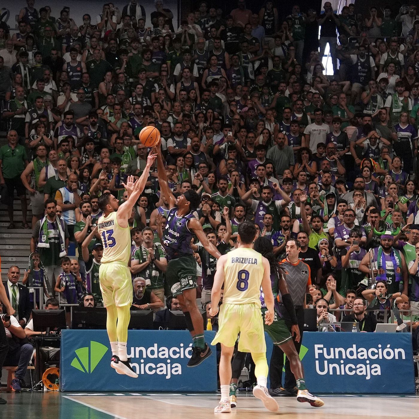 Tirando a Fallar: Unicaja elimina al Barça, los Pacers dan primero y entrevista con Chumi Ortega episode artwork