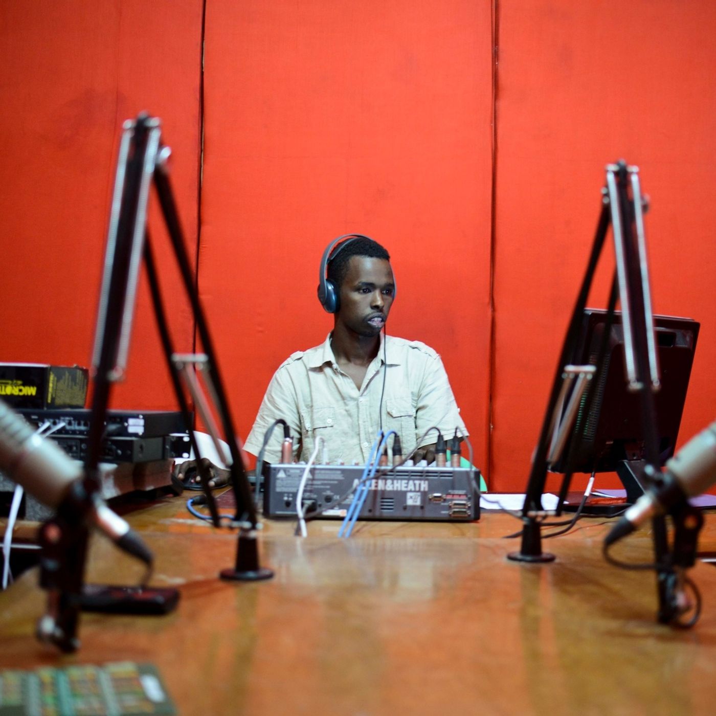 Le journal du 4 novembre 2025 - Trois journalistes placés sous mandat de dépôt à Kollo après leur comparution à Niamey episode artwork