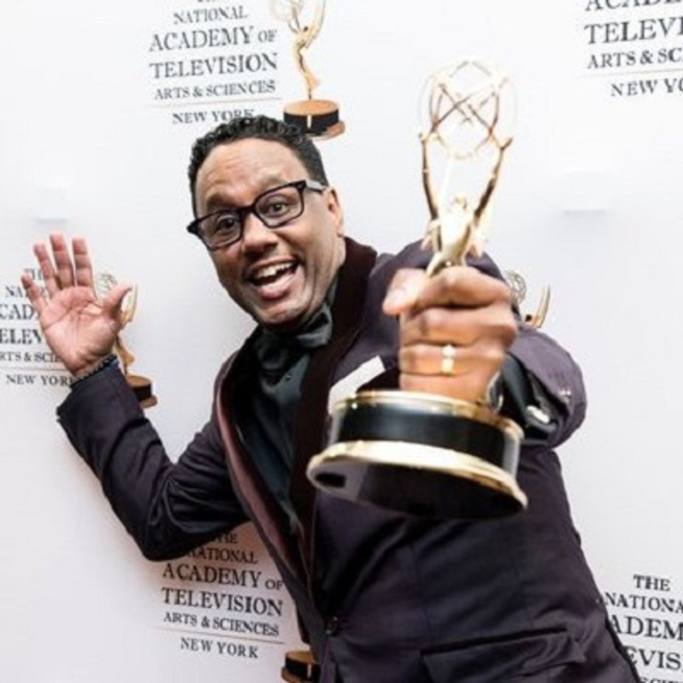 Tech Expert/Emmy award-winning host Mario Armstrong shares great tech ideas ~ @marioarmstrong #techgifts #techtips episode artwork