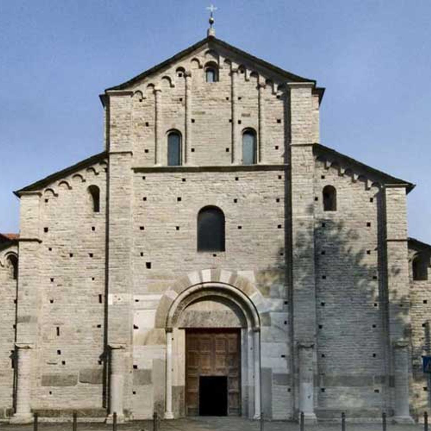 125 - La lieve eleganza del Romanico
