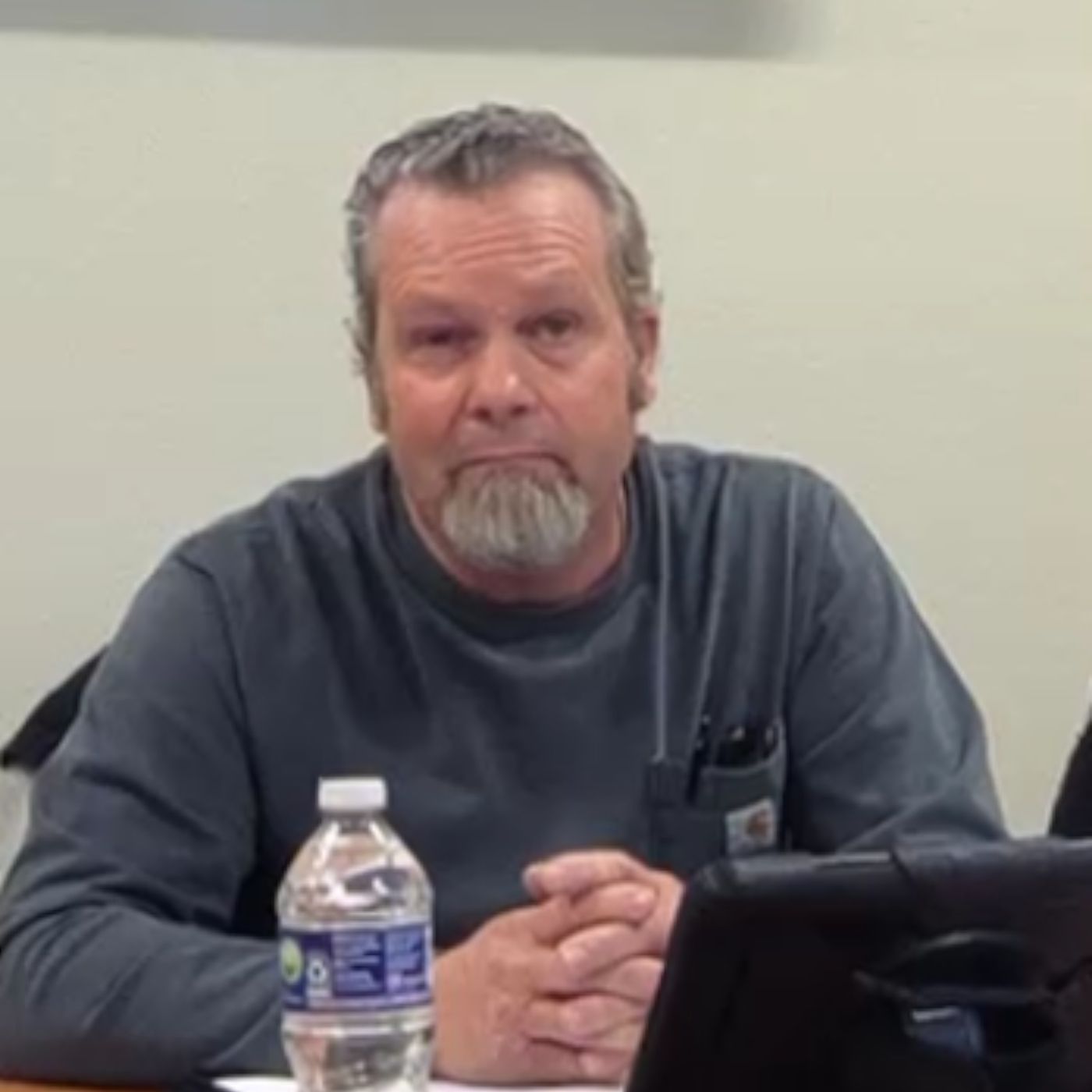 KELY 1230AM/98.5 FM News and Commentary