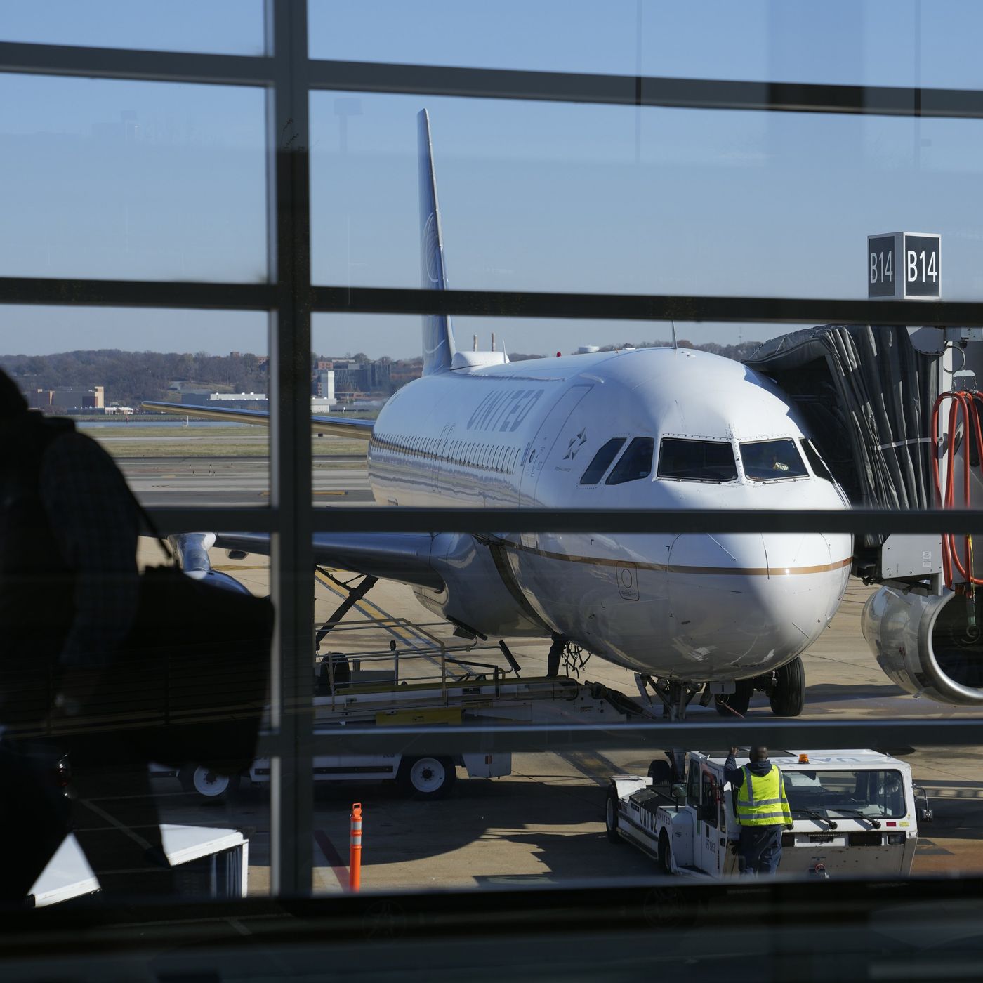 Patrick: Passengers Suing Airlines Over "Windowless Seats"