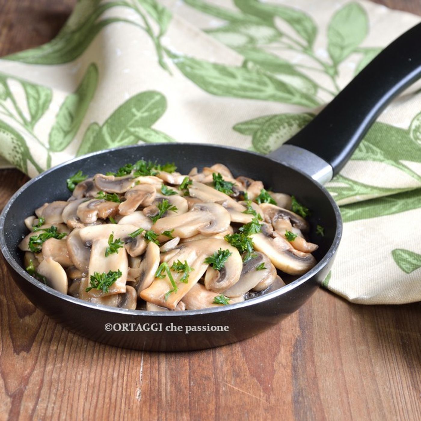 Funghi champignon trifolati, ricetta tradizionale in padella episode artwork