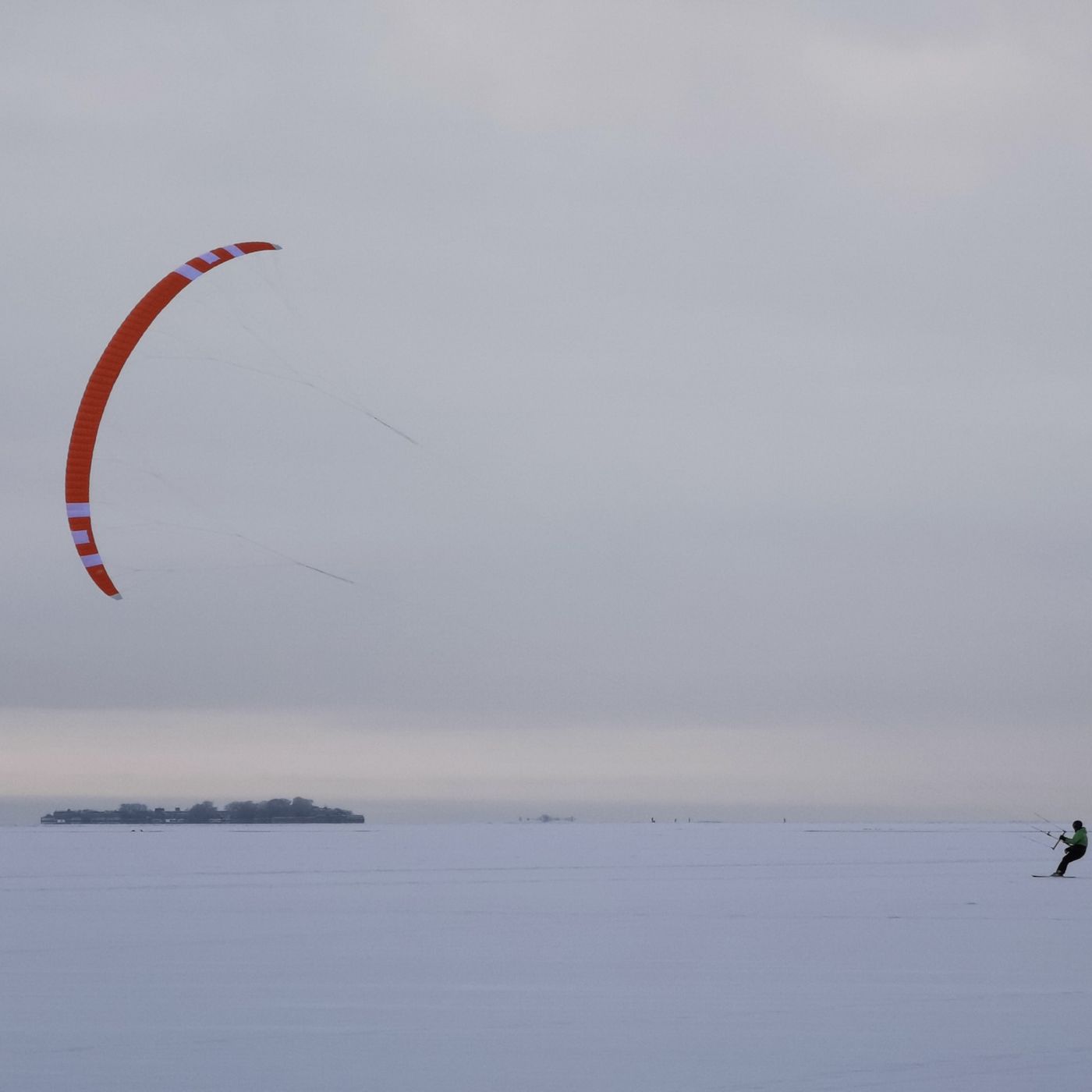 Lo snowkite: nuovo approccio alla neve sì, ma in modo prudente episode artwork