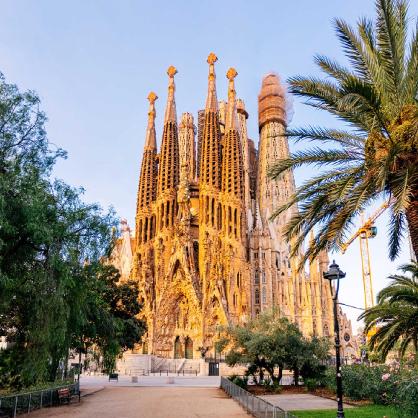 Sagrada Família: storia del celebre monumento incompiuto di Antoni Gaudí episode artwork
