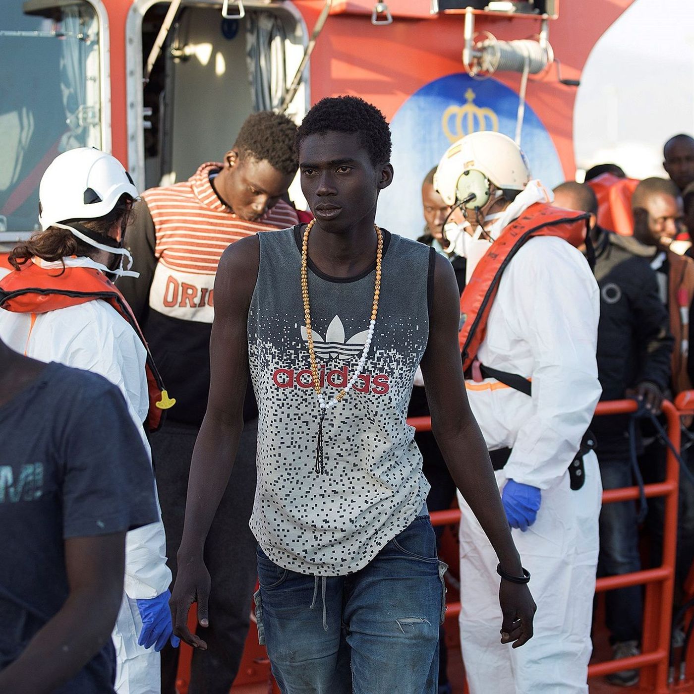 Editorial de Llamas: Los menas tienen que regresar a sus casas