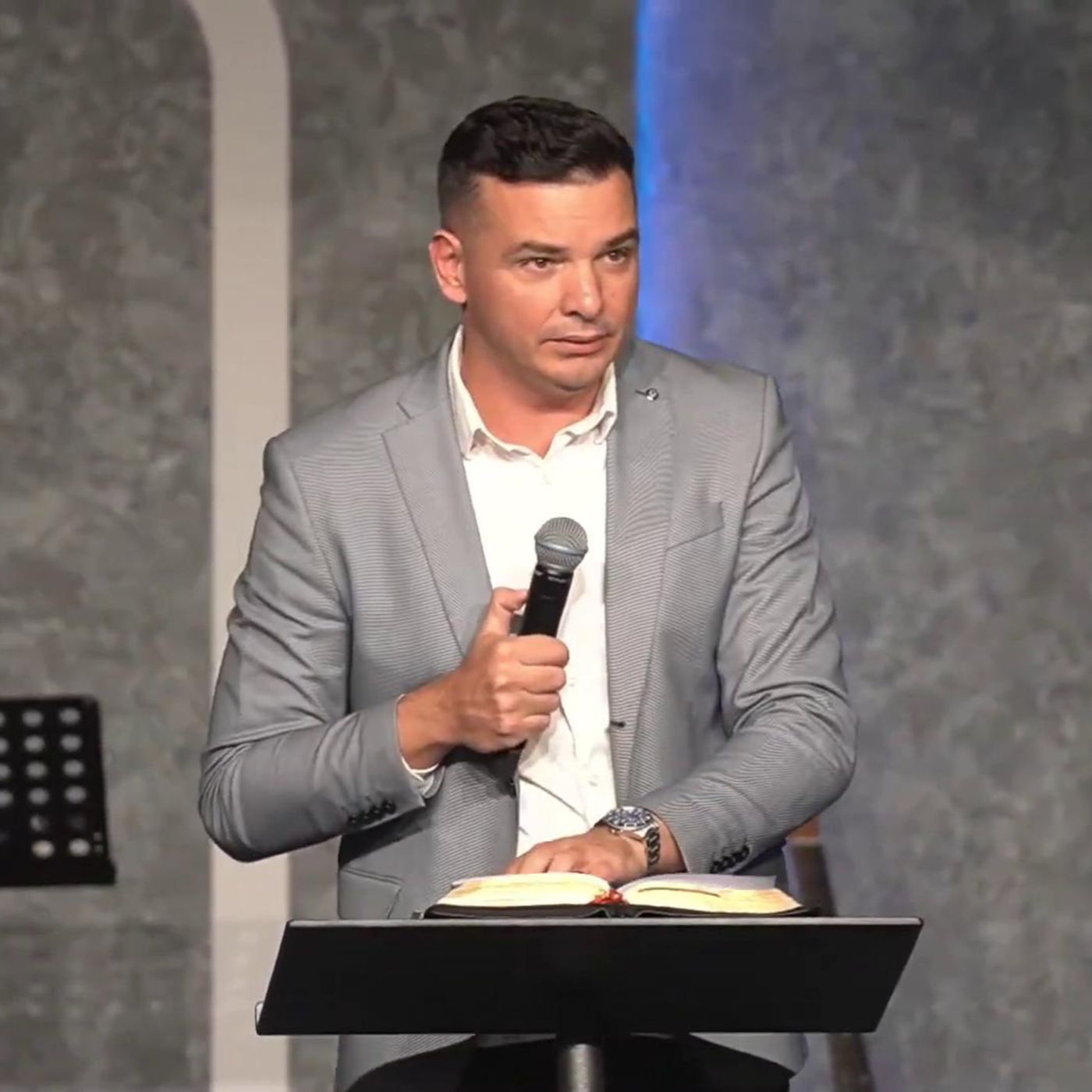 Atunci când Dumnezeu îți schimbă viața... - Adi Mocan Atunci când Dumnezeu îți schimbă viața... - Adi Mocan