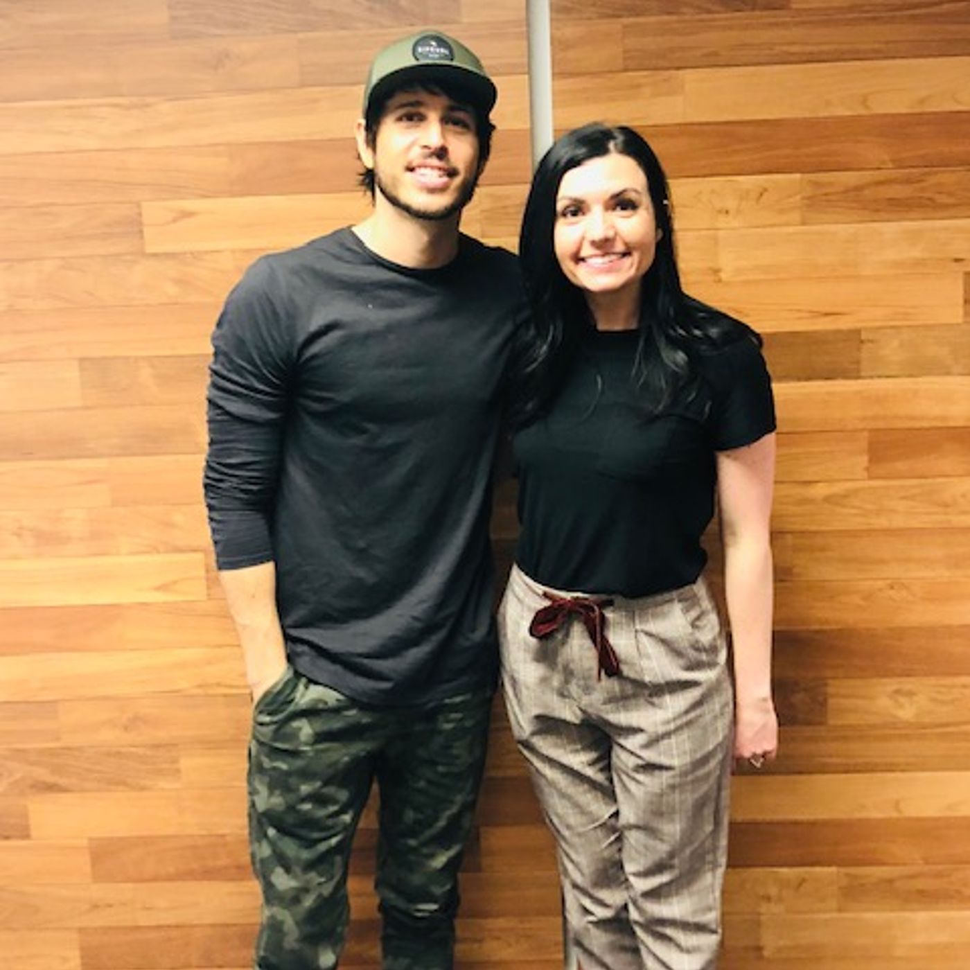 Morgan Evans loves watching "This Is Us" with Kelsea Ballerini (INTERVIEW)