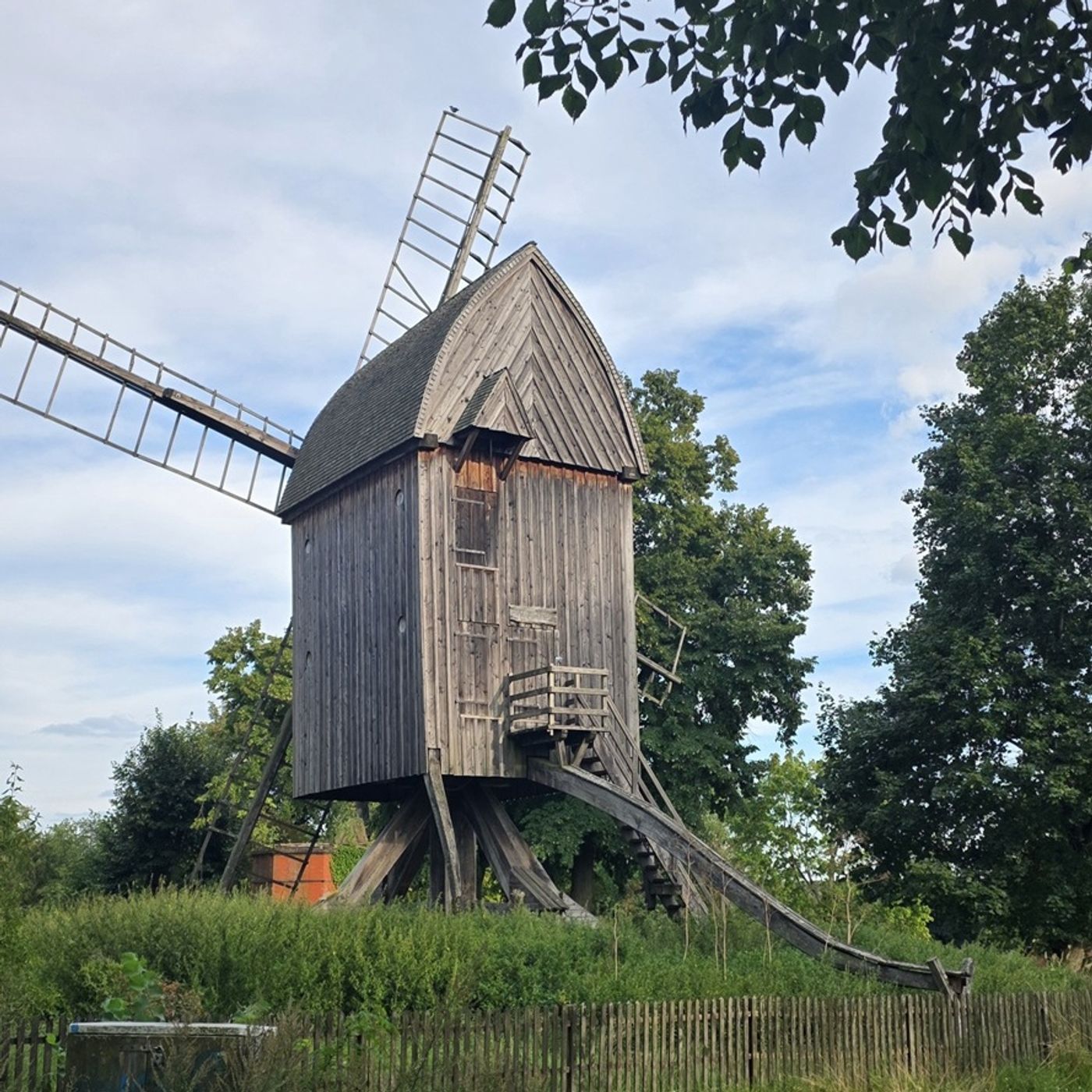 25. August 2026 | Spandau (Gatow) | Wasser, Sonne, Wälder, Rieselfelder, Villa Lemm, Windmühle und Dorfkirche episode artwork
