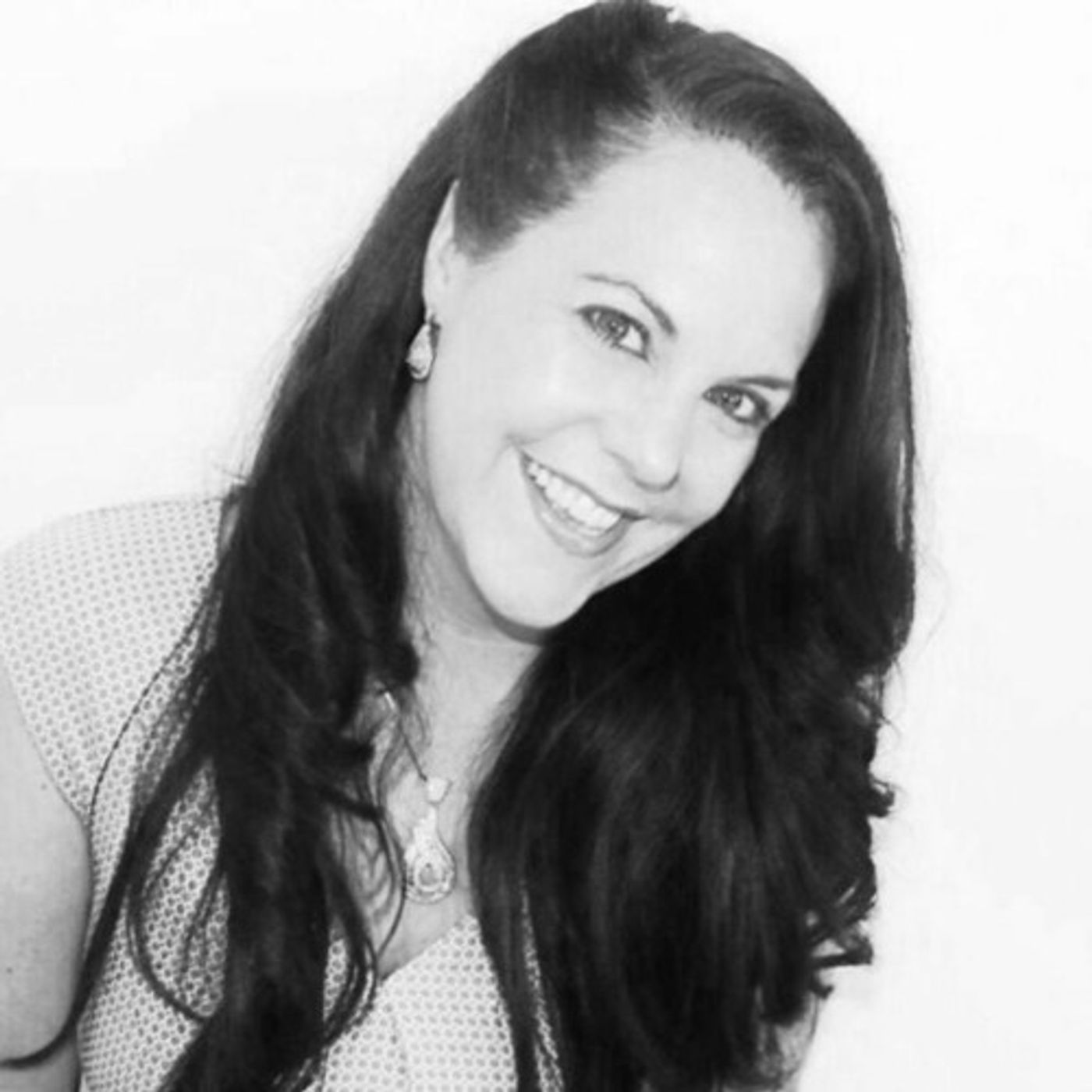 Episode 242 - Interview With Kelly Bone! episode artwork