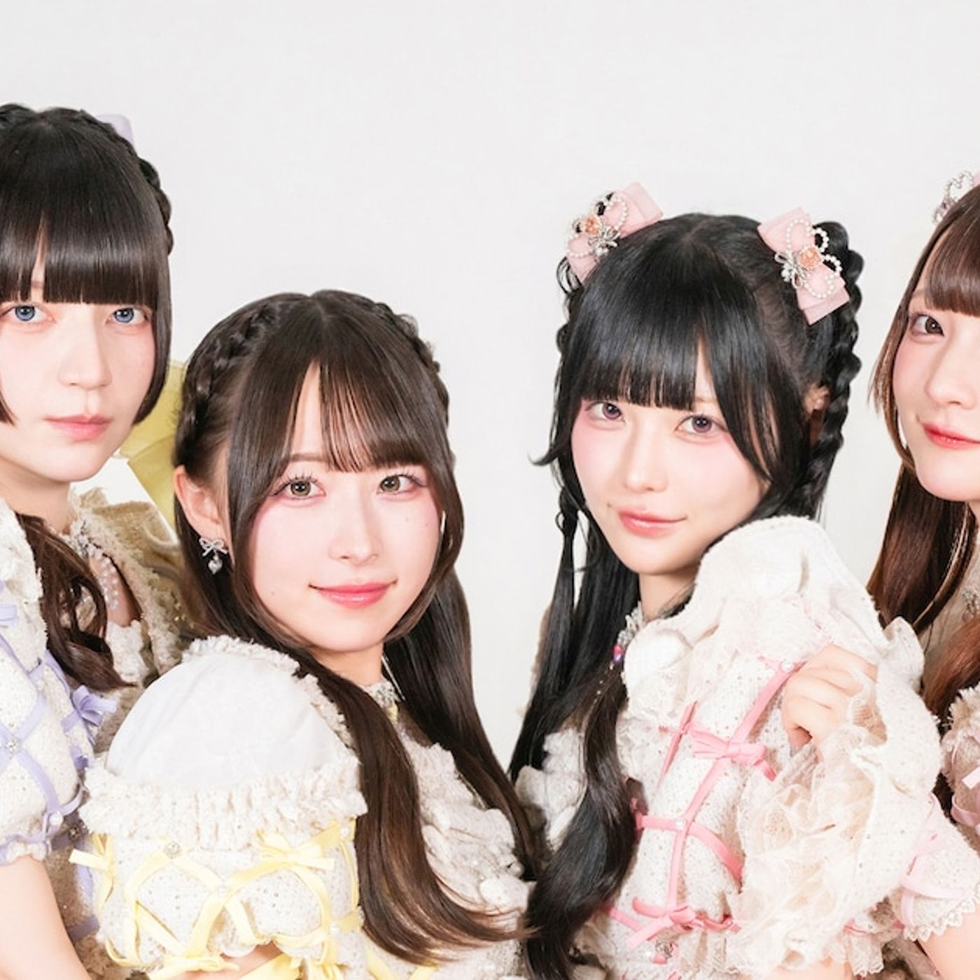 きゅるりんってしてみて、強いビジュアル詰まった初フォトブックを語る　“中身”も見えちゃう1冊に（写真18枚） - 音楽ナタリー episode artwork