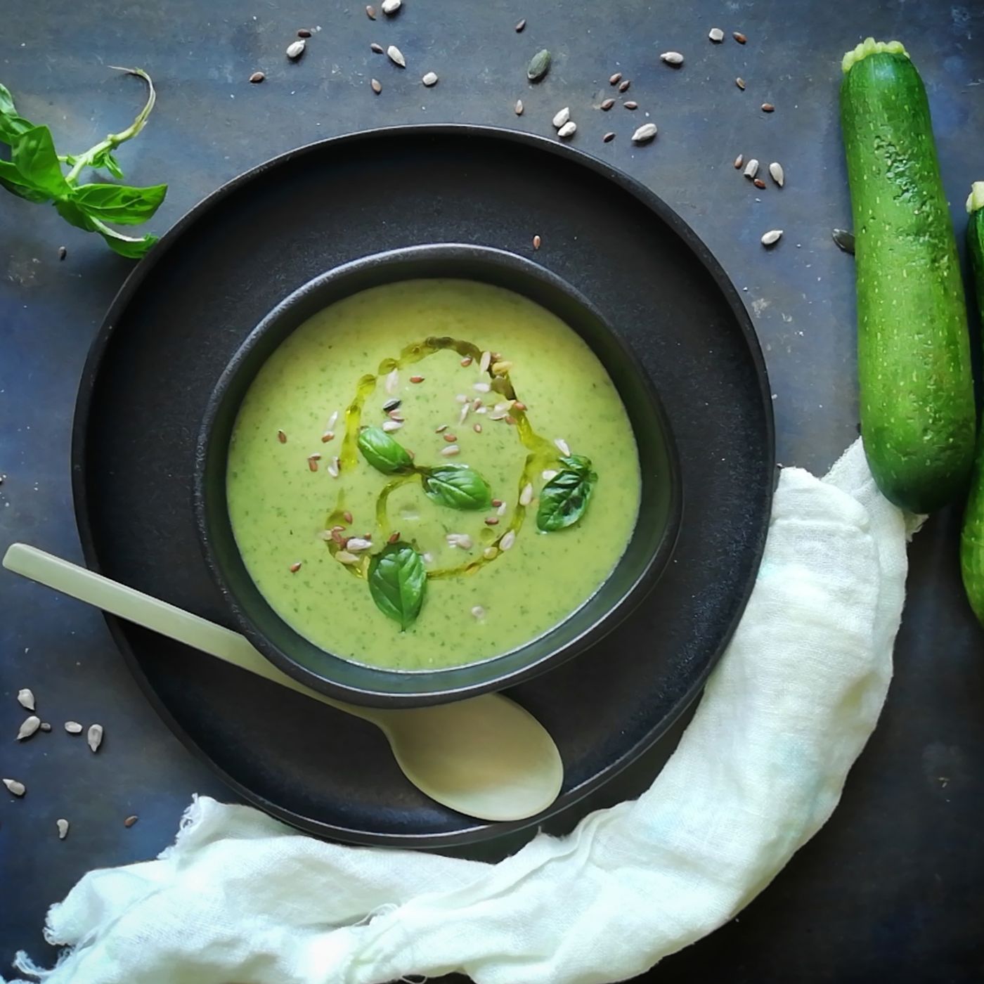 Vellutata di zucchine al basilico: la ricetta estiva e leggera episode artwork