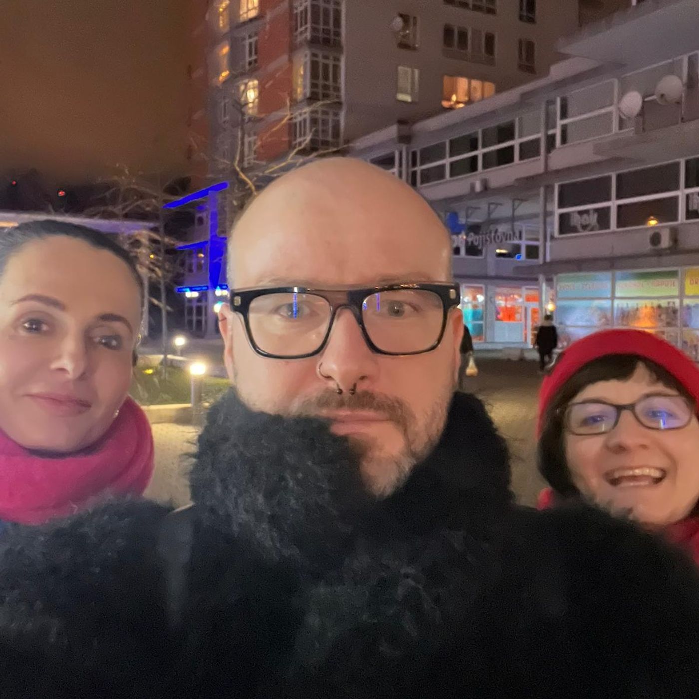 Odvážné palce 1/1/2026: Pluribus, Máma, Citová hodnota, Deník shopaholičky a další