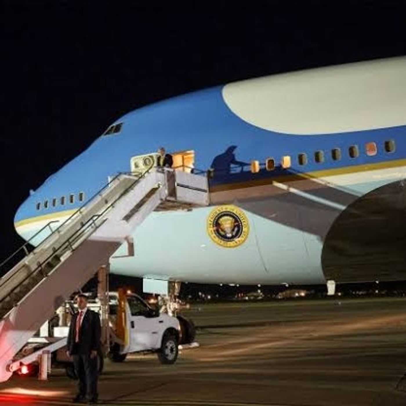 Secret Service switched out Qatari-gifted plane after Iranian plot to kill Trump