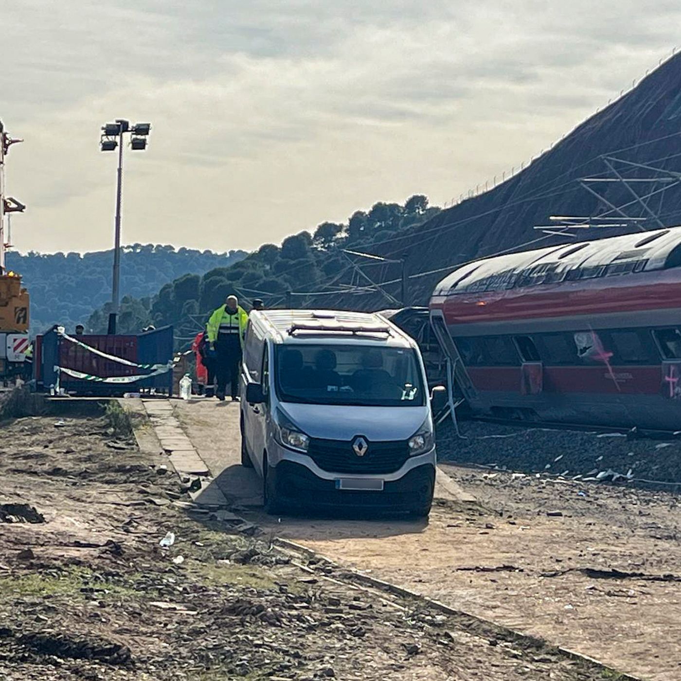Tertulia de Herrero: Localizan otro cadáver del Alvia y la cifra de muertos aumenta a 42