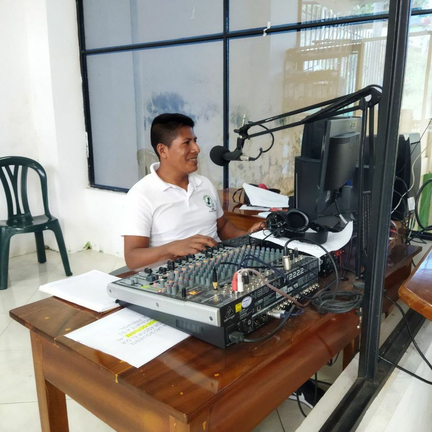 “Cabildo abierto”, noticiero de Ximai Radio, en español