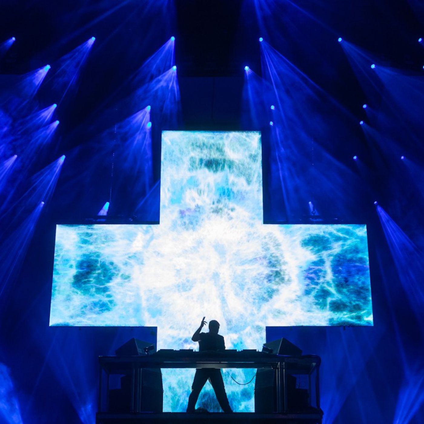 See Martin Garrix Debut New U2 Collaboration ‘Fireflies’ With the Edge at Tomorrowland