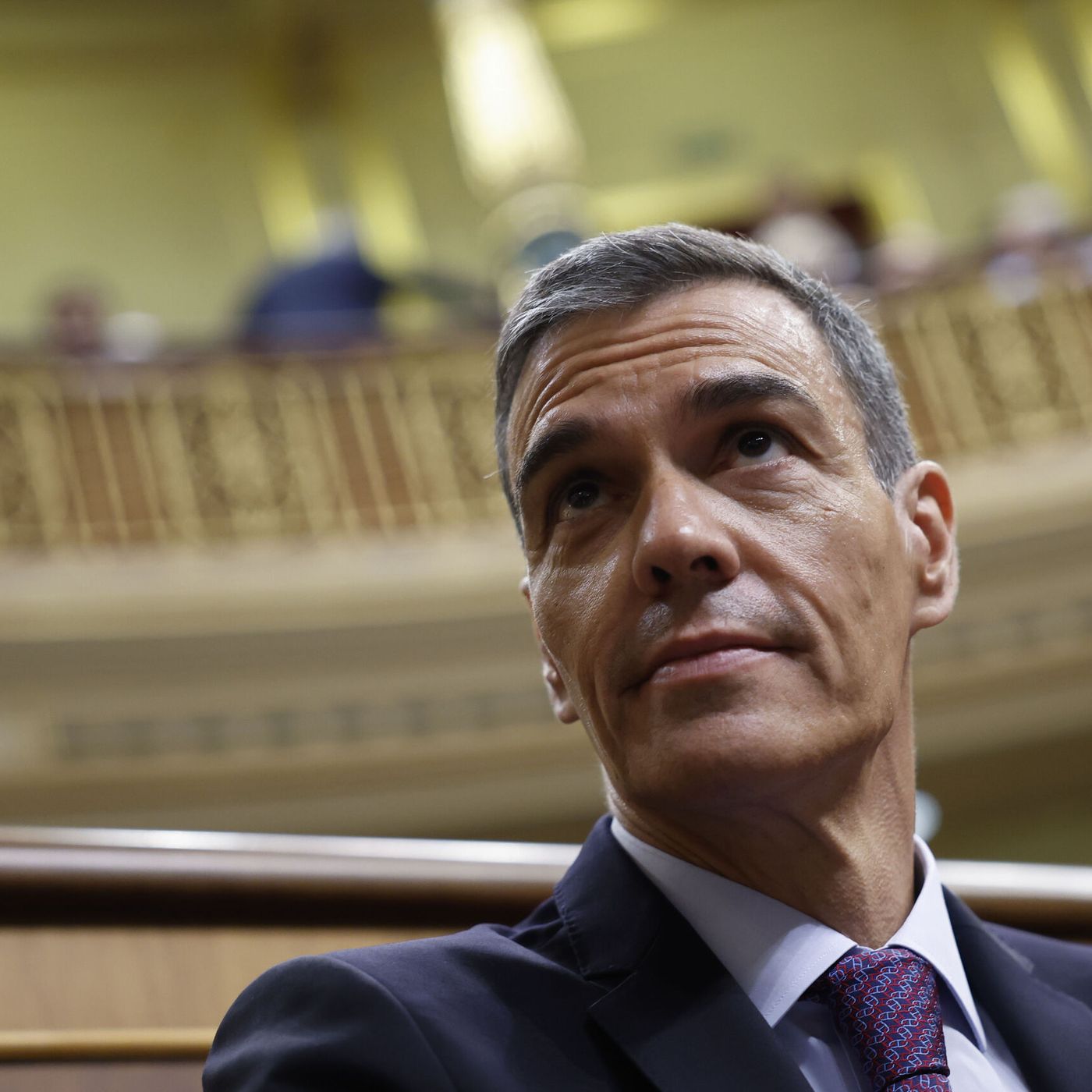 Federico a las 8: Sánchez se queda sólo chapoteando en la corrupción