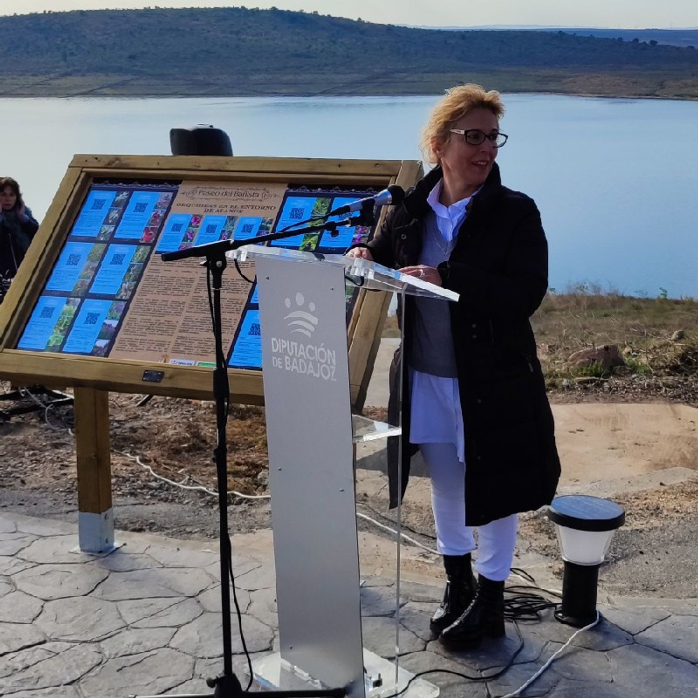 Nuestra alcaldesa Julia Gutiérrez Dios en la inauguración del Paseo del Bañista episode artwork