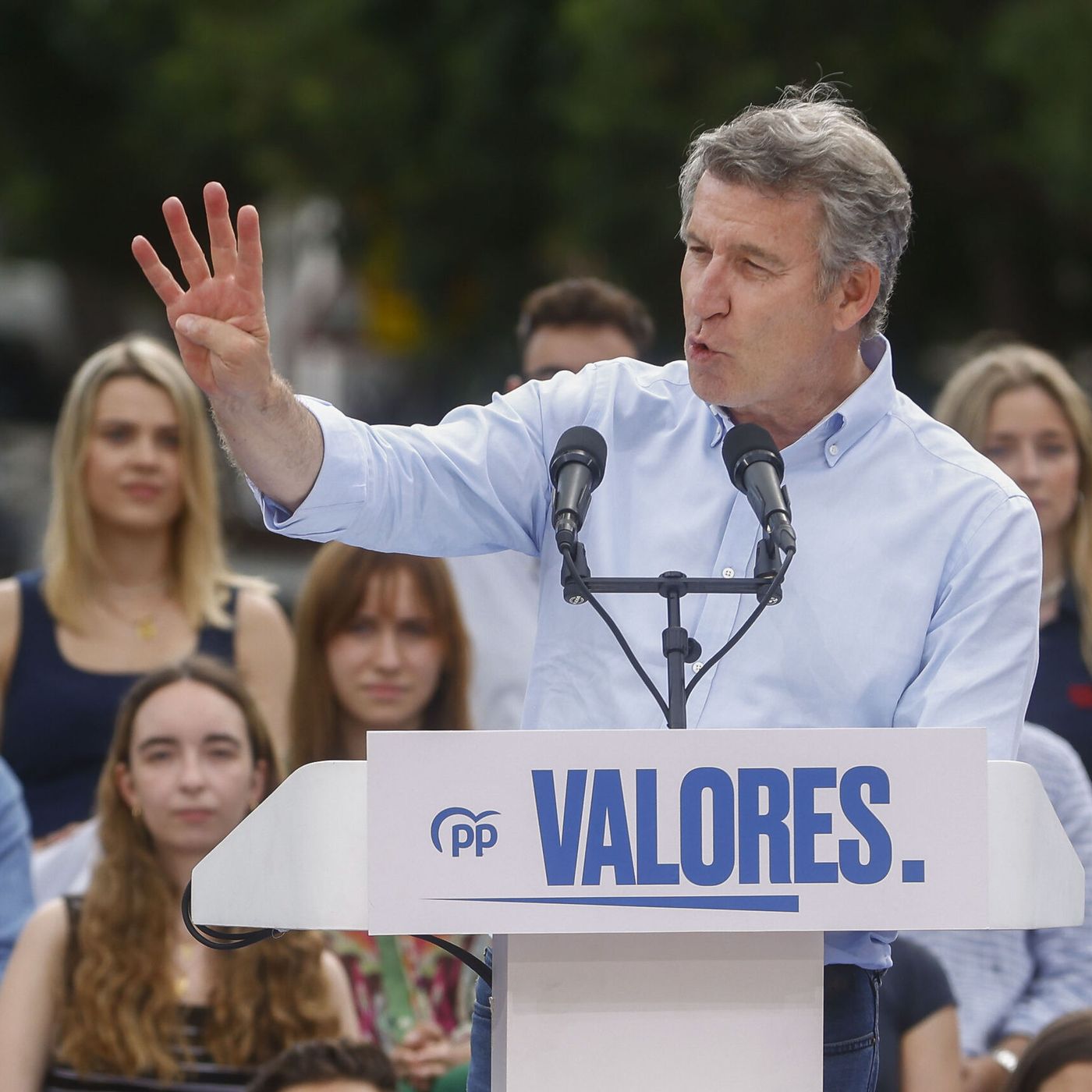 Tertulia de de Federico: El PP debería plantar al Gobierno