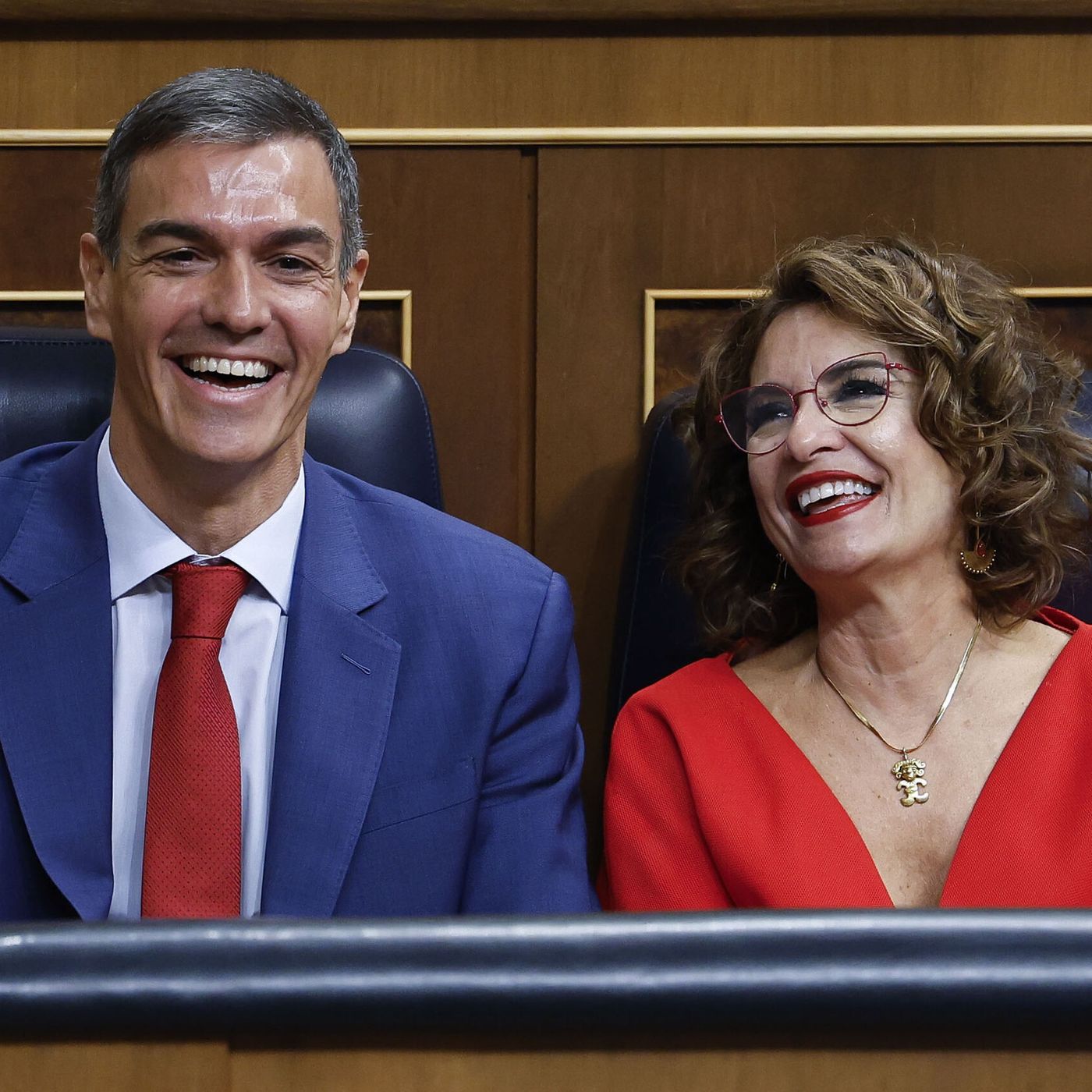 Es Noticia: Sánchez se ríe en lugar de responder sobre la corrupción del PSOE