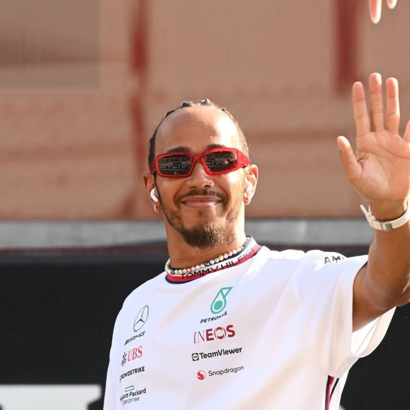BOMBA! Hamilton acerta em trocar Mercedes por Ferrari?