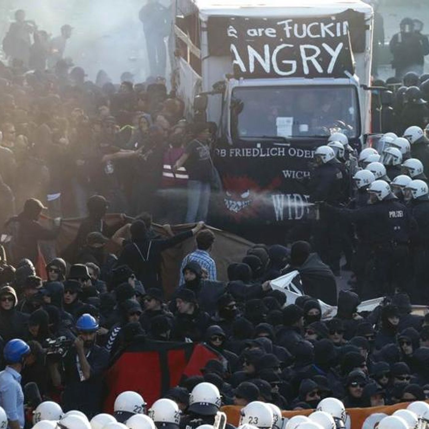 G20 di Amburgo - Il racconto di chi ha vissuto gli scontri episode artwork