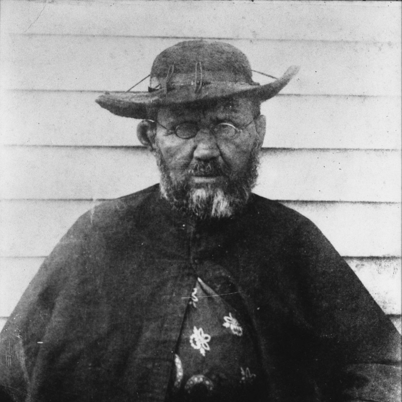 May 10- Saint Damien de Veuster of Molokai, Priest—USA Optional Memorial episode artwork