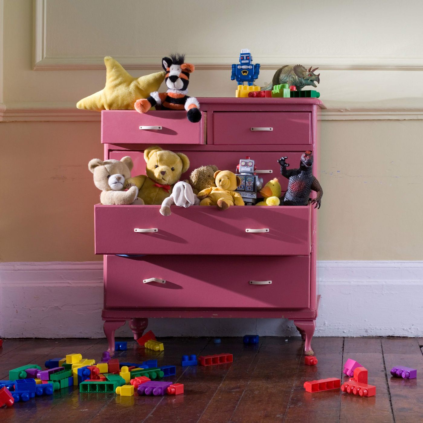 Drowning in toys? Here’s how to handle kid clutter episode artwork