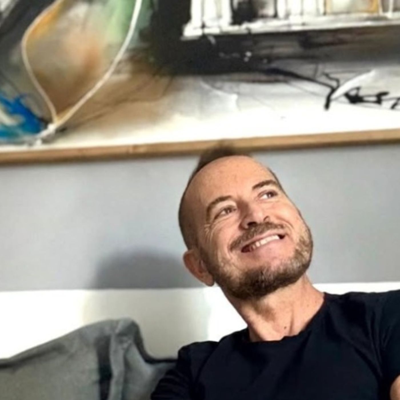 Emanuele Tasca, dal make-up per le celebrità ai ritratti pop: “L’arte inizia dal corpo” episode artwork