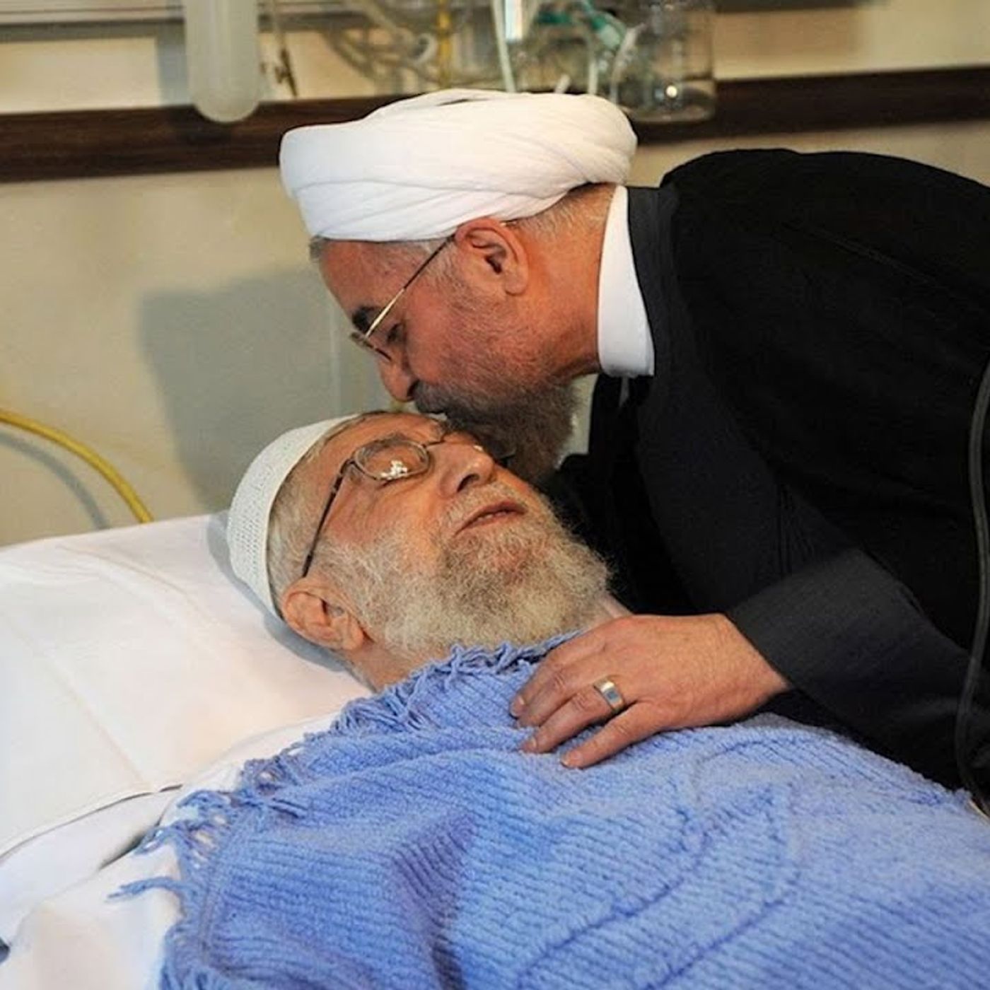 La tv di Stato iraniana conferma la morte di Khamenei علي خامنئي ميت episode artwork