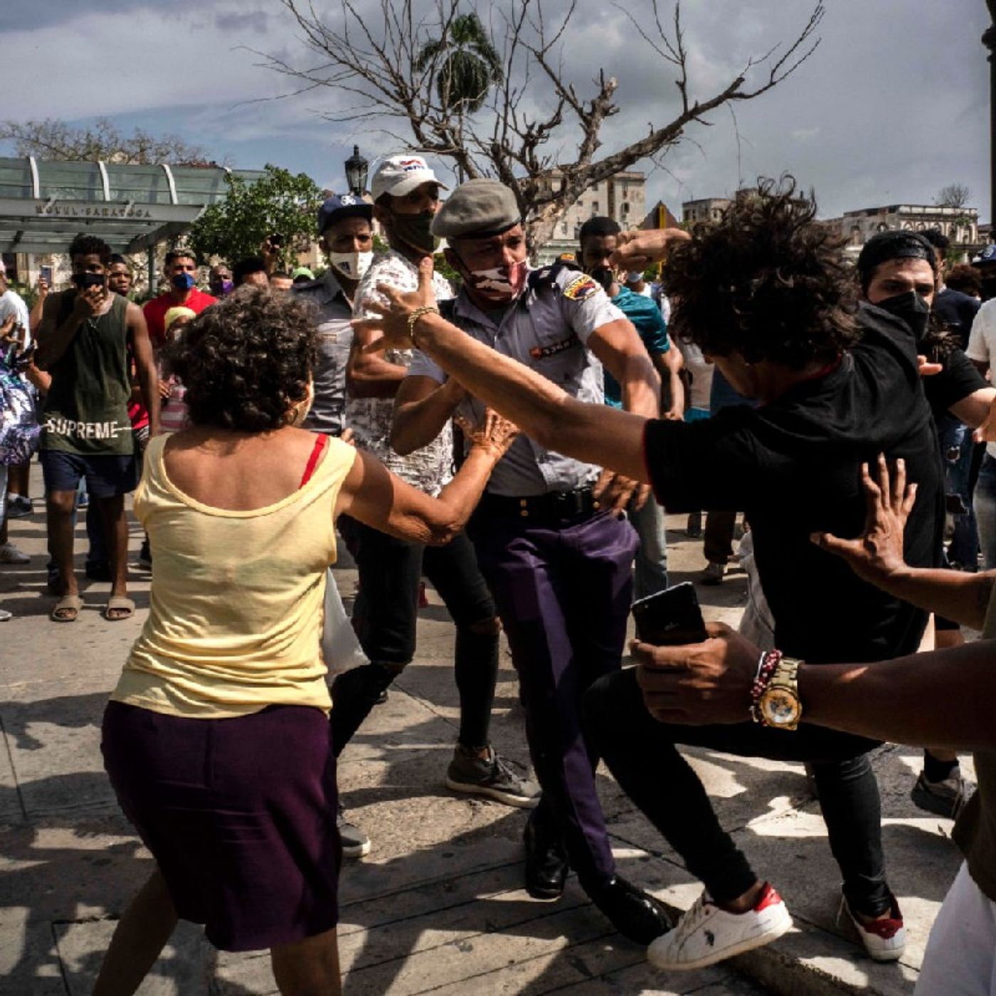 Episode 1330 - The Lesson of Cuba: A Disarmed Populace Fights for its Freedom episode artwork