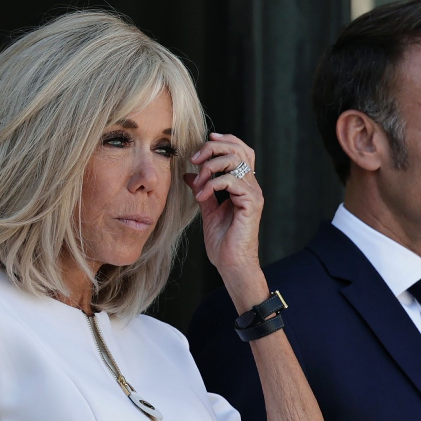 Francia24: Brigitte Macron processo per cyberbullismo - Colpo al Louvre, arrestato un sospettato in partenza per l'Algeria - Cos'e' l'anno b