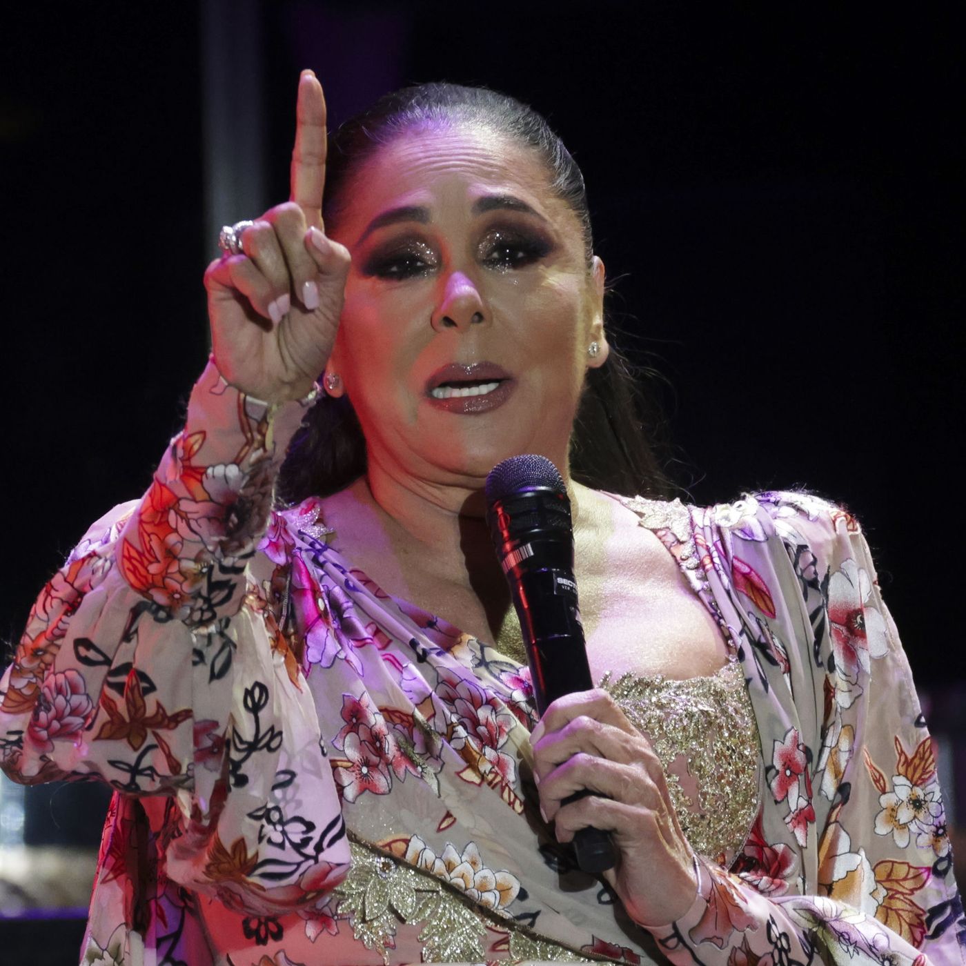 Prensa rosa: Isabel Pantoja, cazada en la Embajada de EEUU tramitando su próxima gira americana