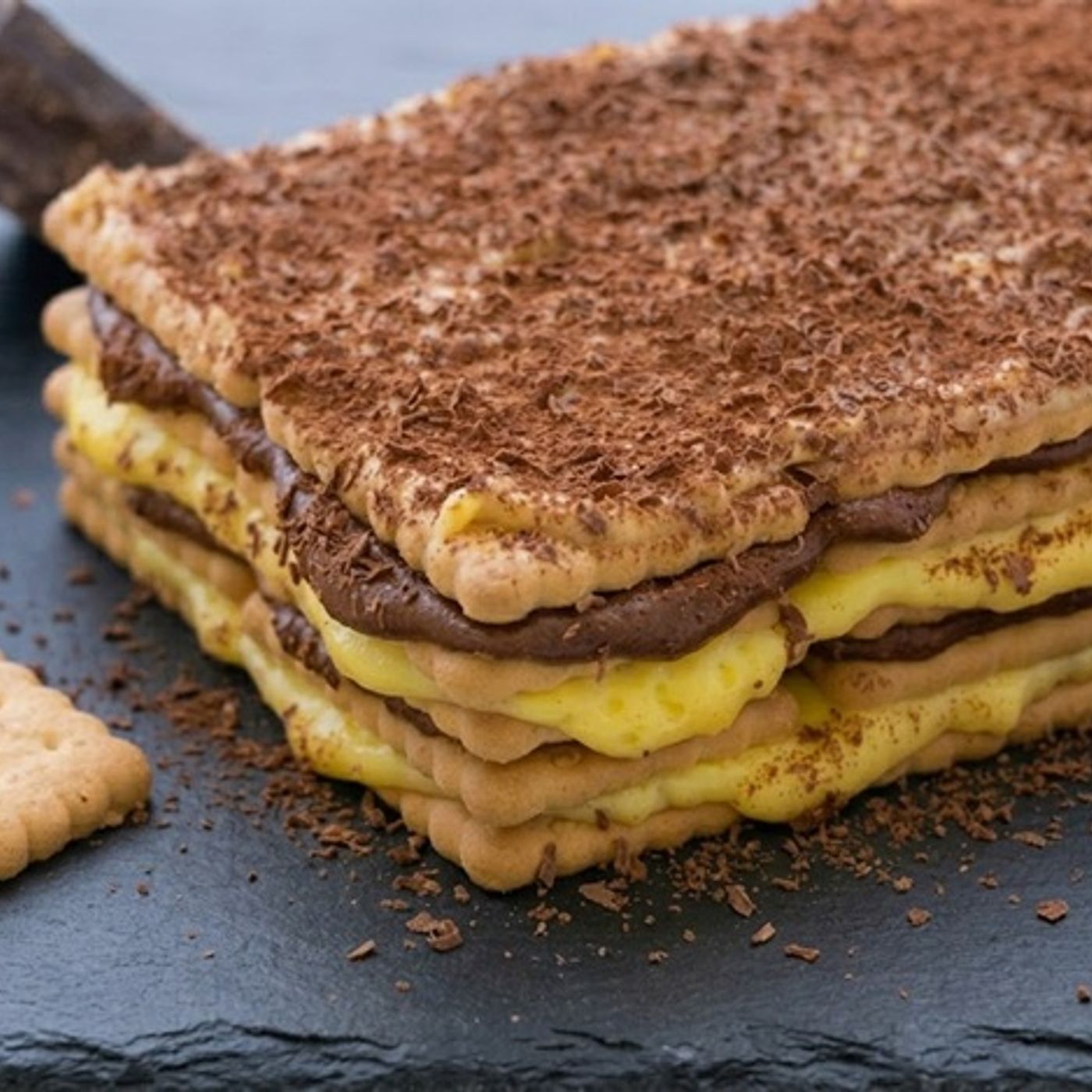 MATTONELLA DI BISCOTTI E CREMA: la ricetta furba per un dolce a strati perfetto