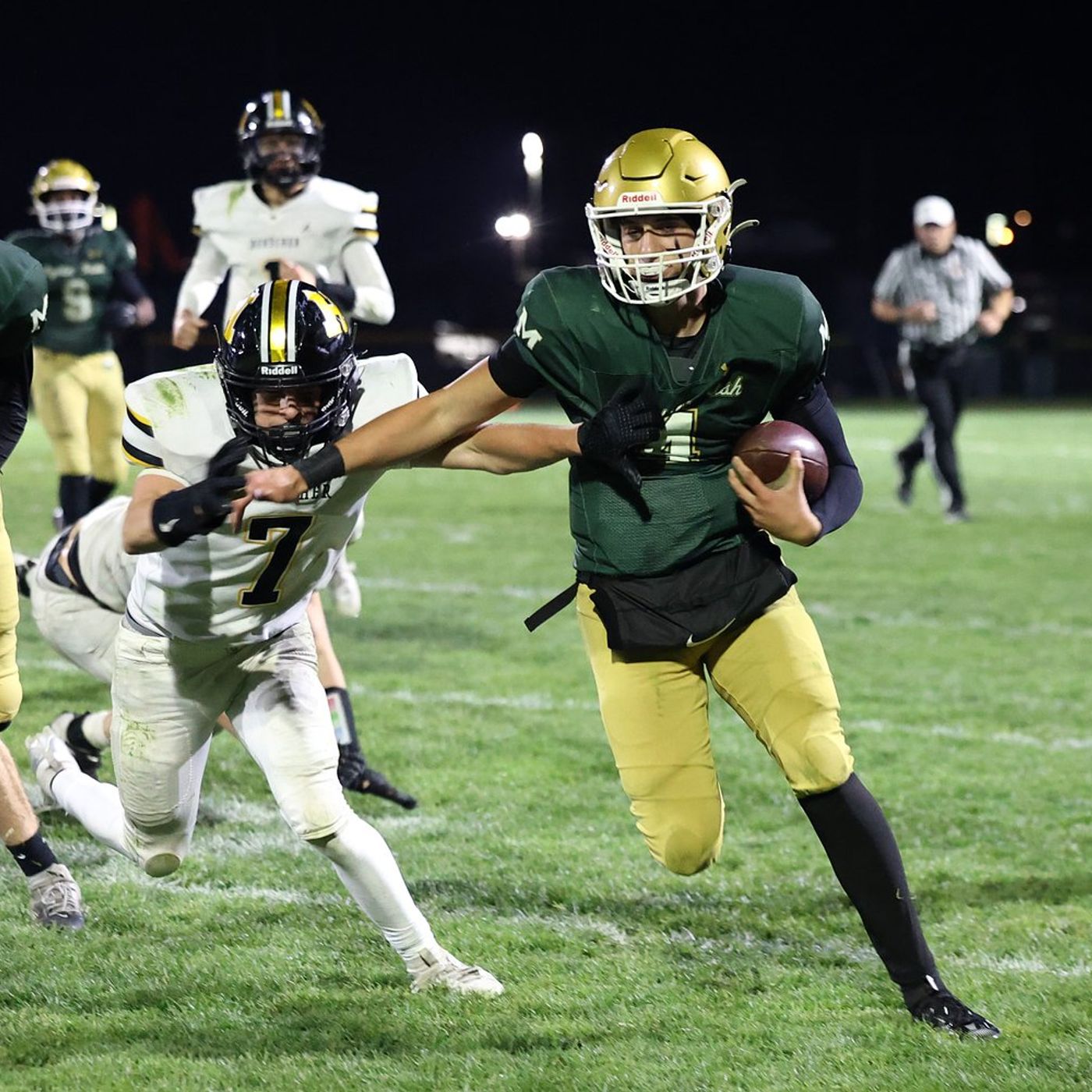 Bishop McNamara scores 5 unanswered touchdowns to down Herscher in playoff opener episode artwork