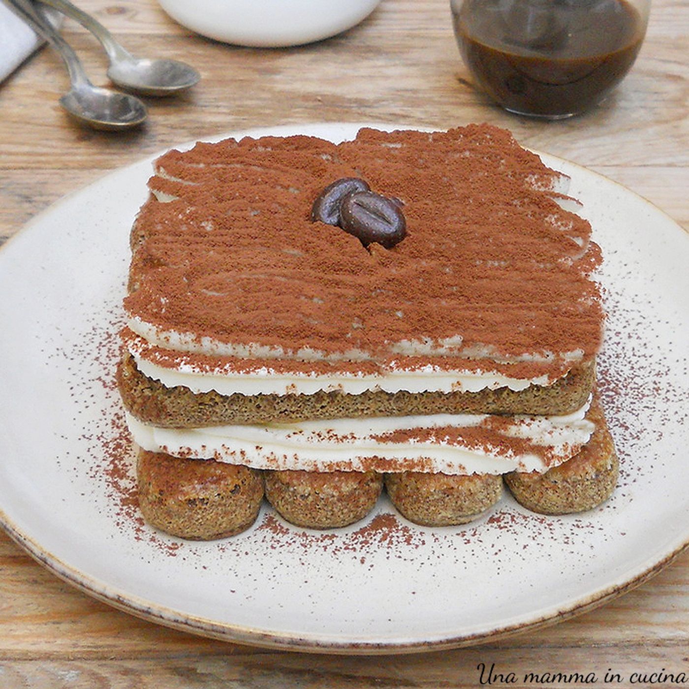 Tiramisù senza uova cremosissimo e veloce che non smonta