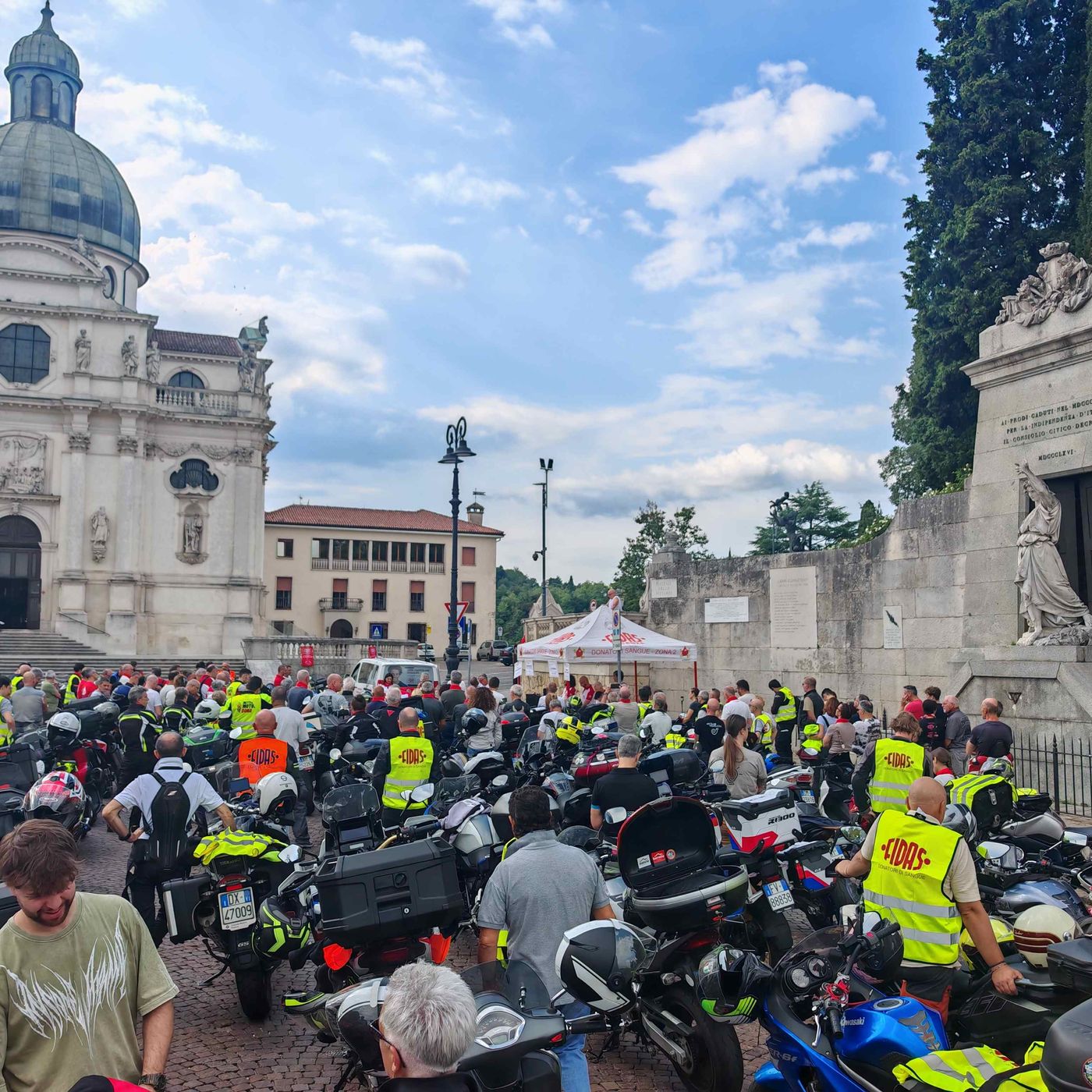 Centauri della solidarietà: la carica dei 120 per mettere in moto il dono nelle strade vicentine episode artwork